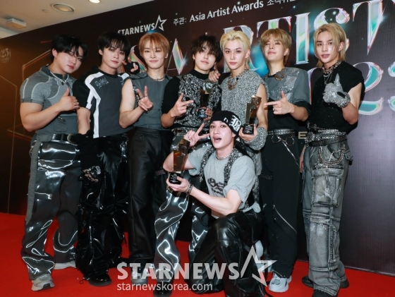 StrayKidz Asian Artist Award