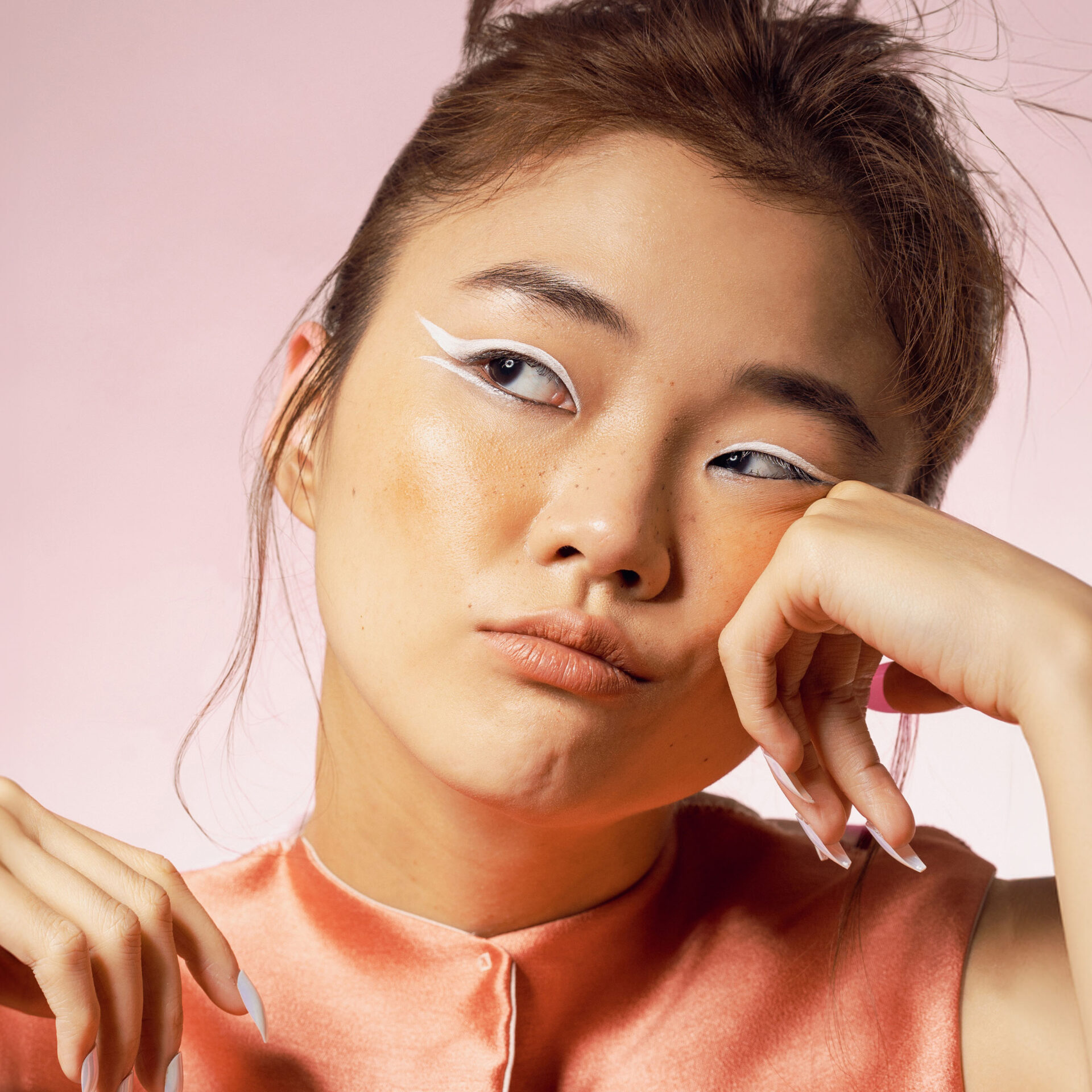 5 Peach Fuzz Colored Beauty Products You Need to Have For 2024