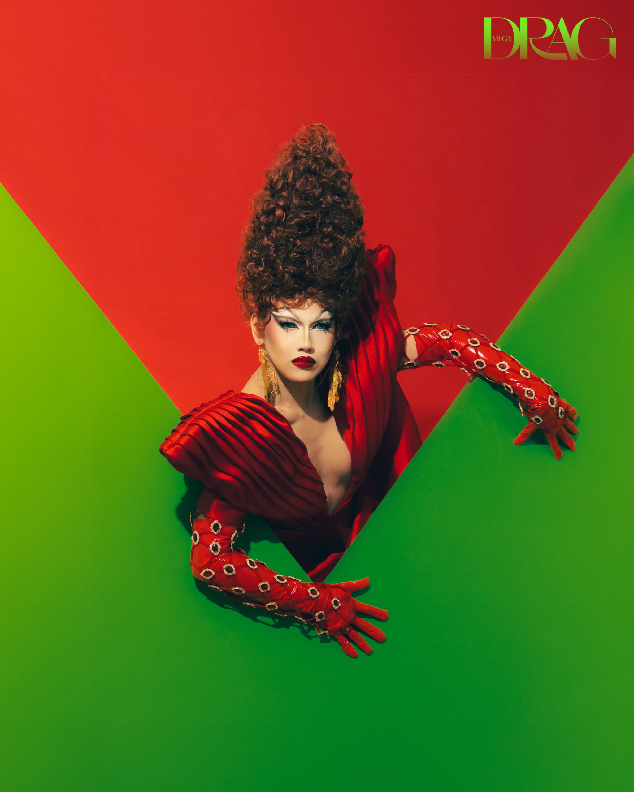 MEGA-DRAG_DEC-2023_CAPTIVATING-KATKAT-[COVER-STORY]-01