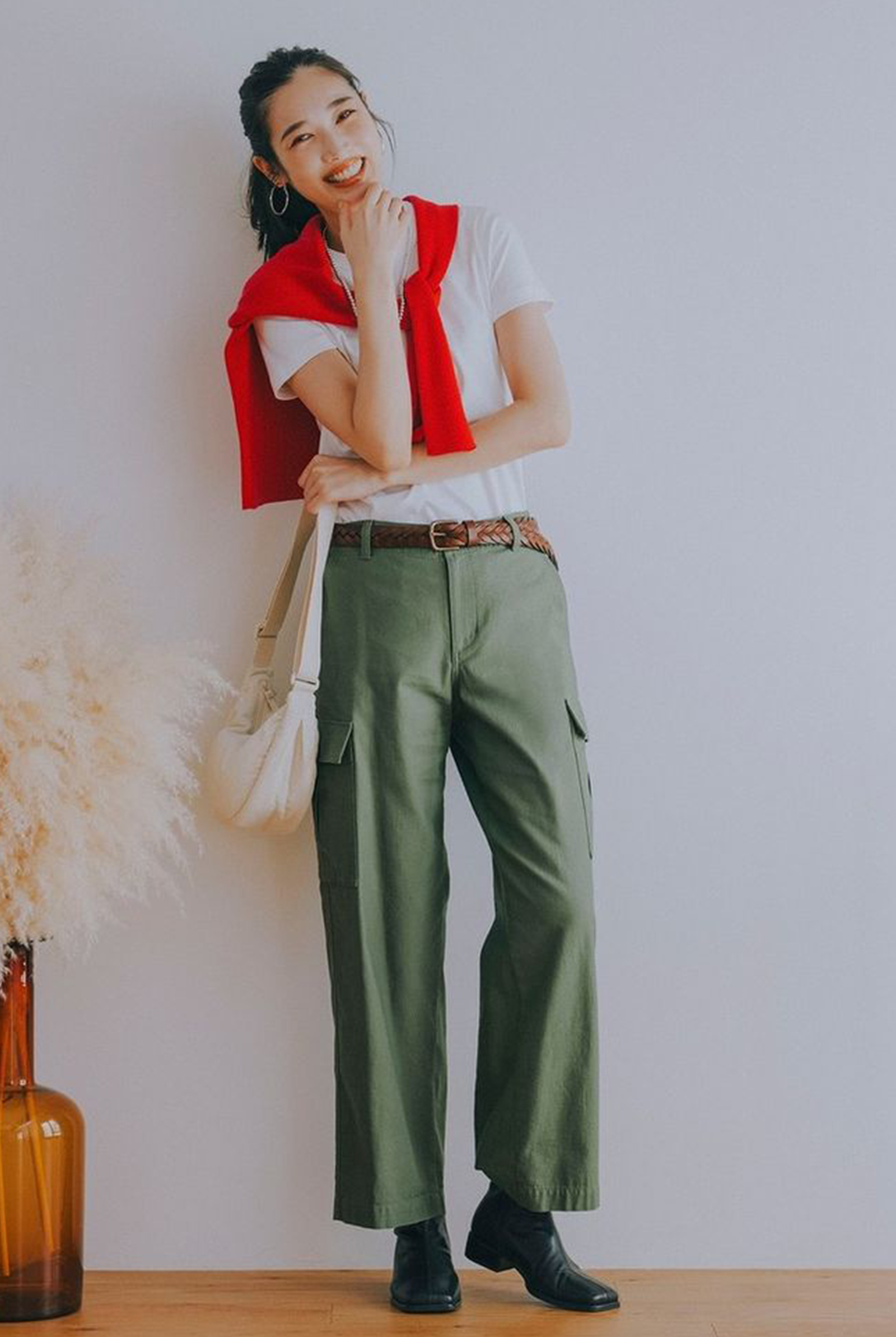 cherry red uniqlo sweater
