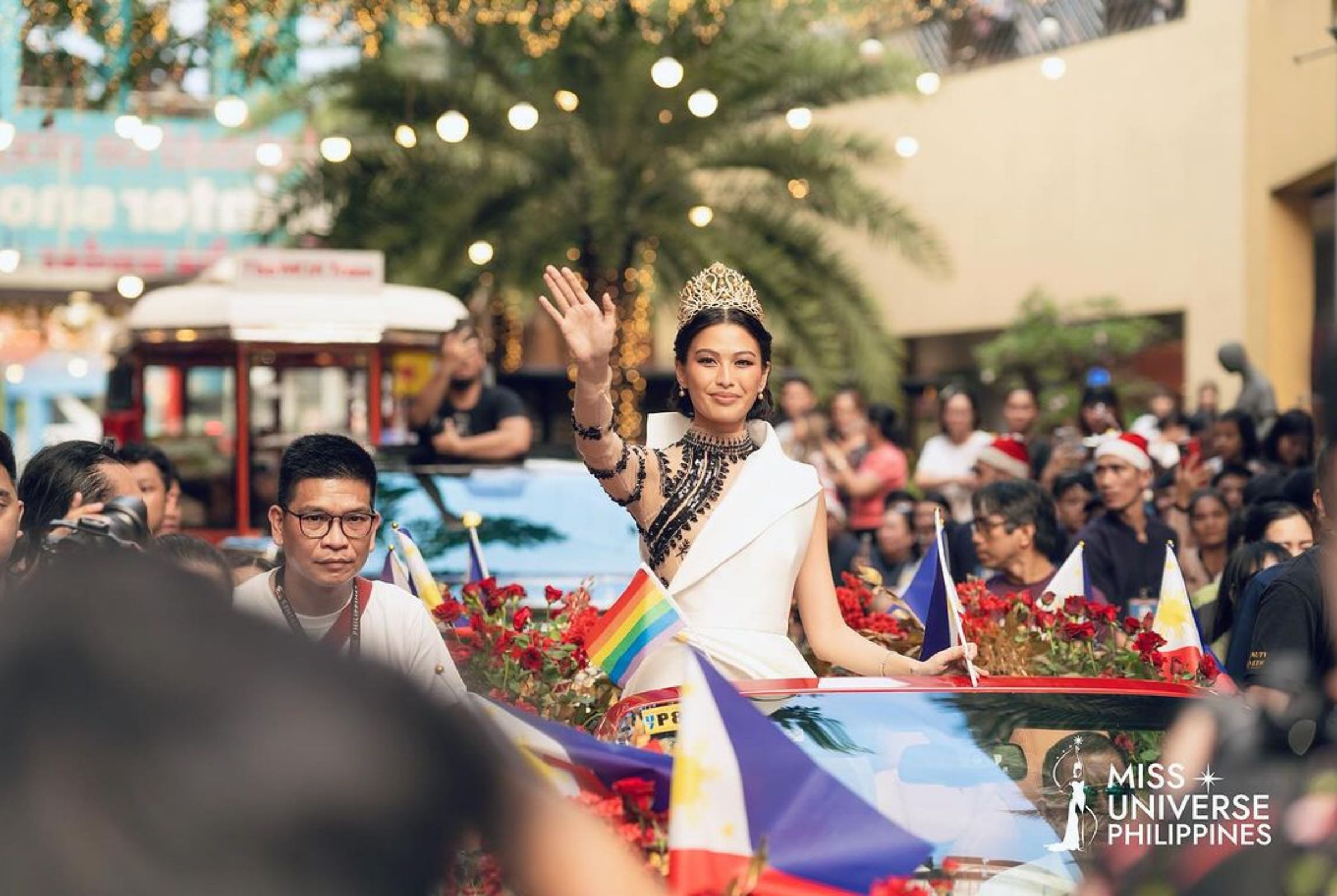 Michelle Dee and her homecoming parade look