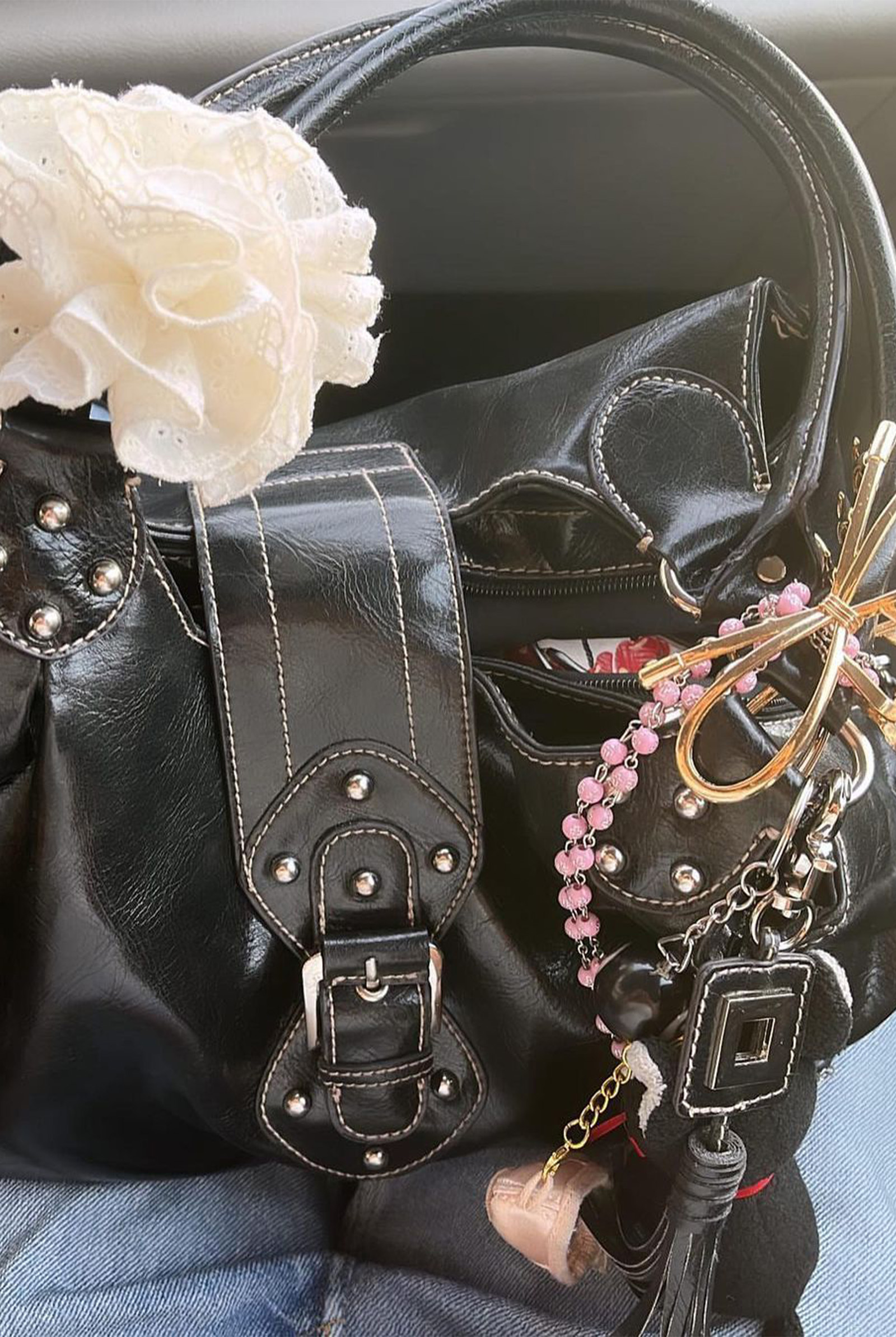 rosettes on bags