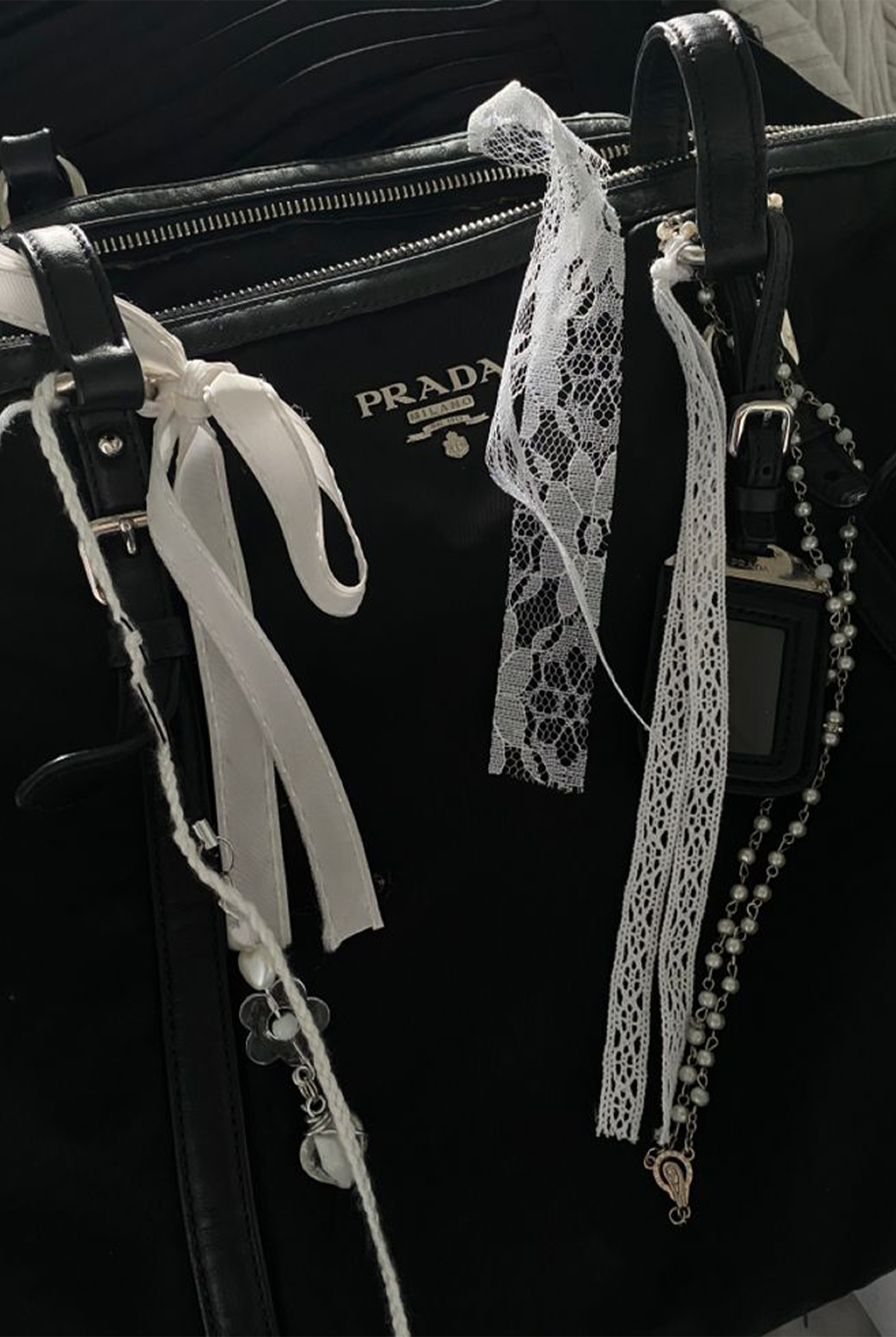 bows on bags