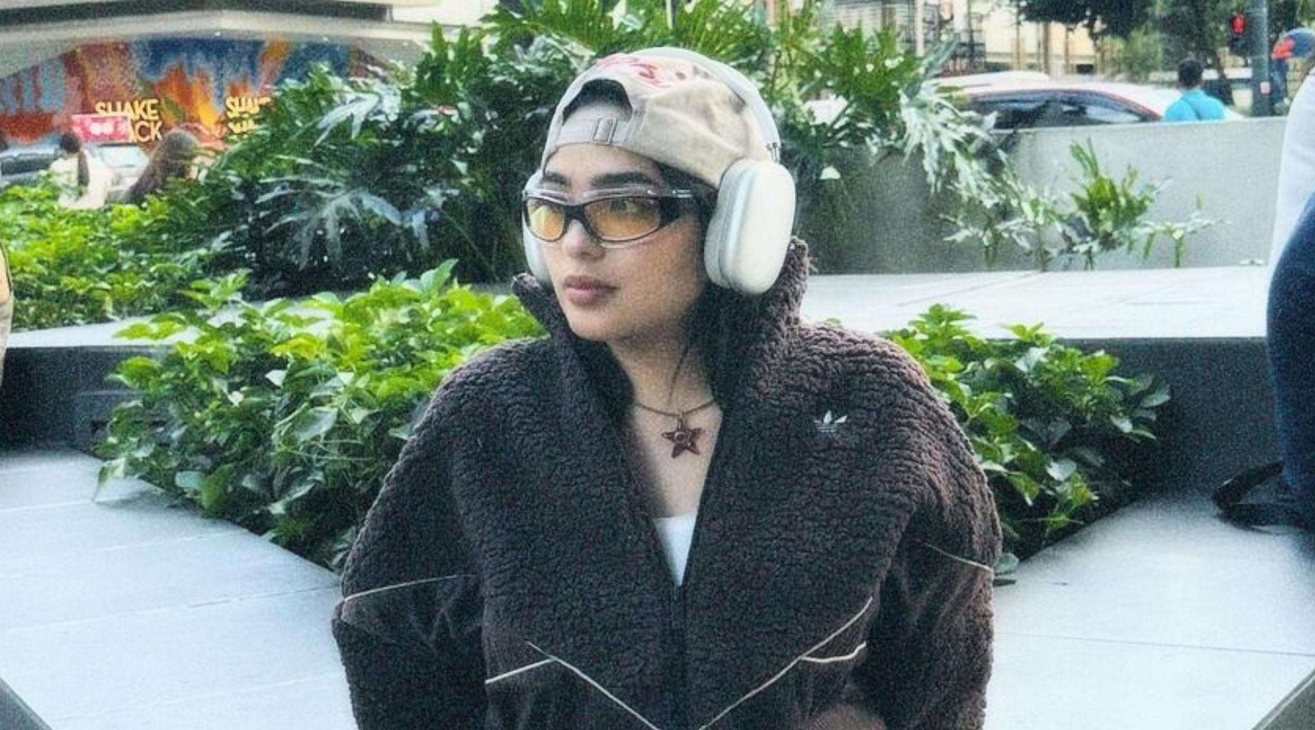 A Celebrity Style Guide on How to Fashionably Survive the Hot and Cold Weather