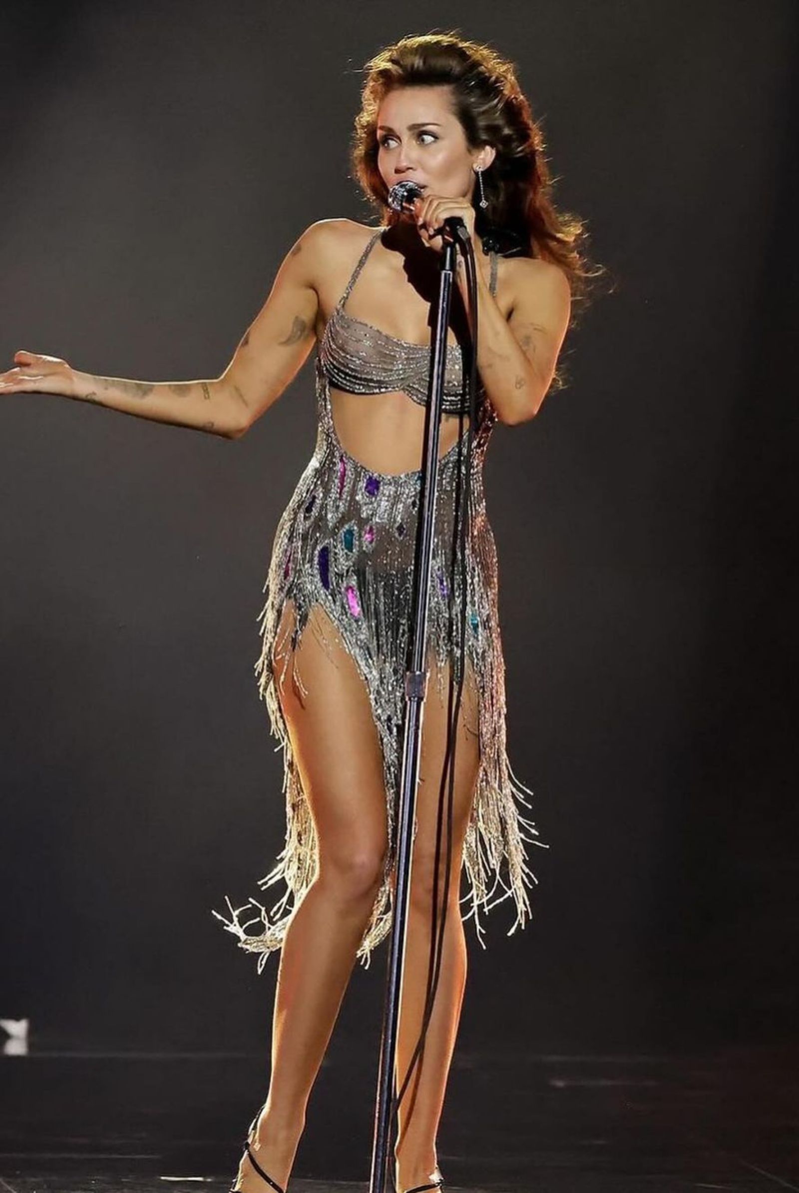 miley cyrus grammy performance