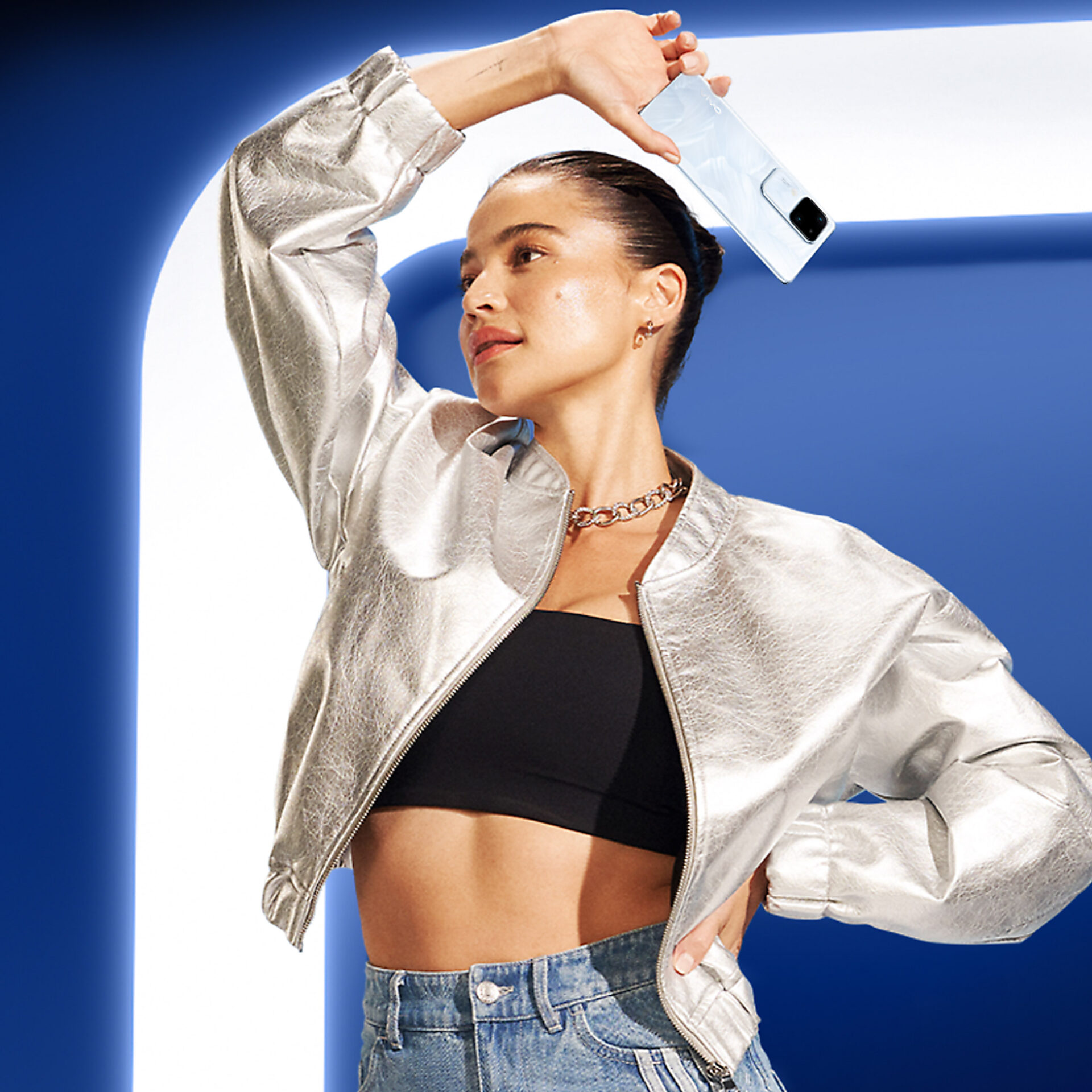 Anne Curtis vivo V30
