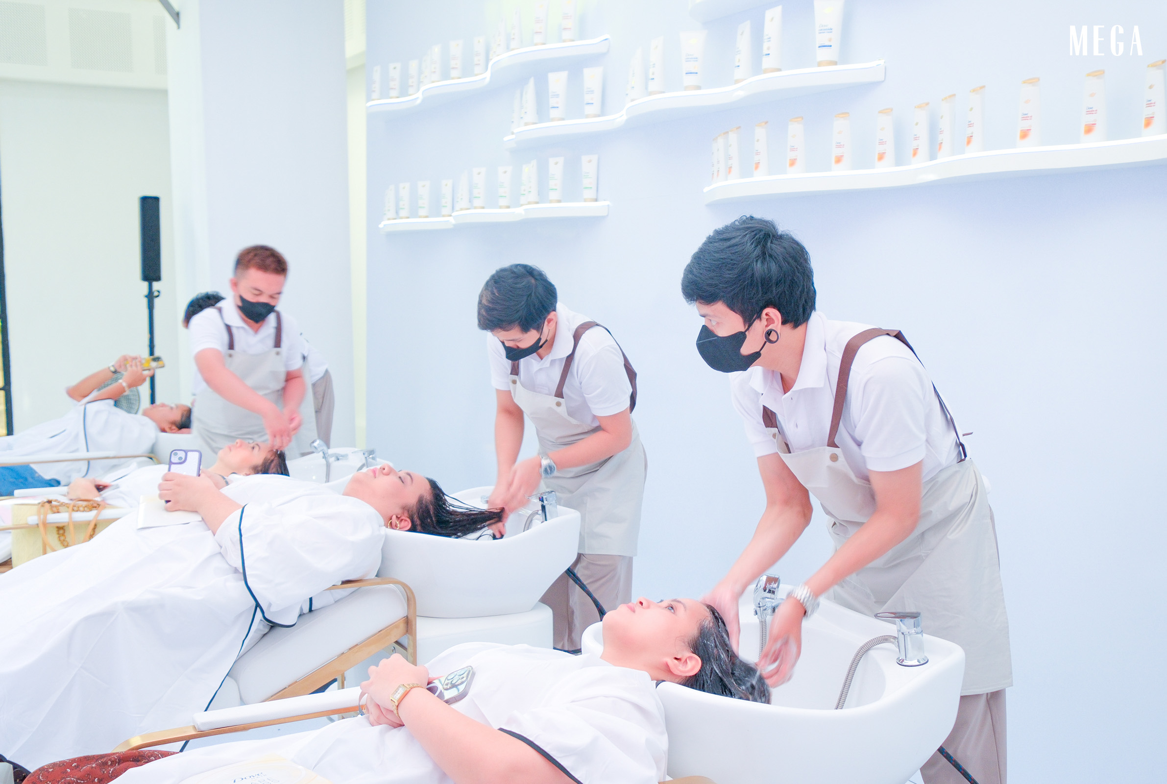 hair washing session with dove bio-protein line at the dove hair care labs 2.0
