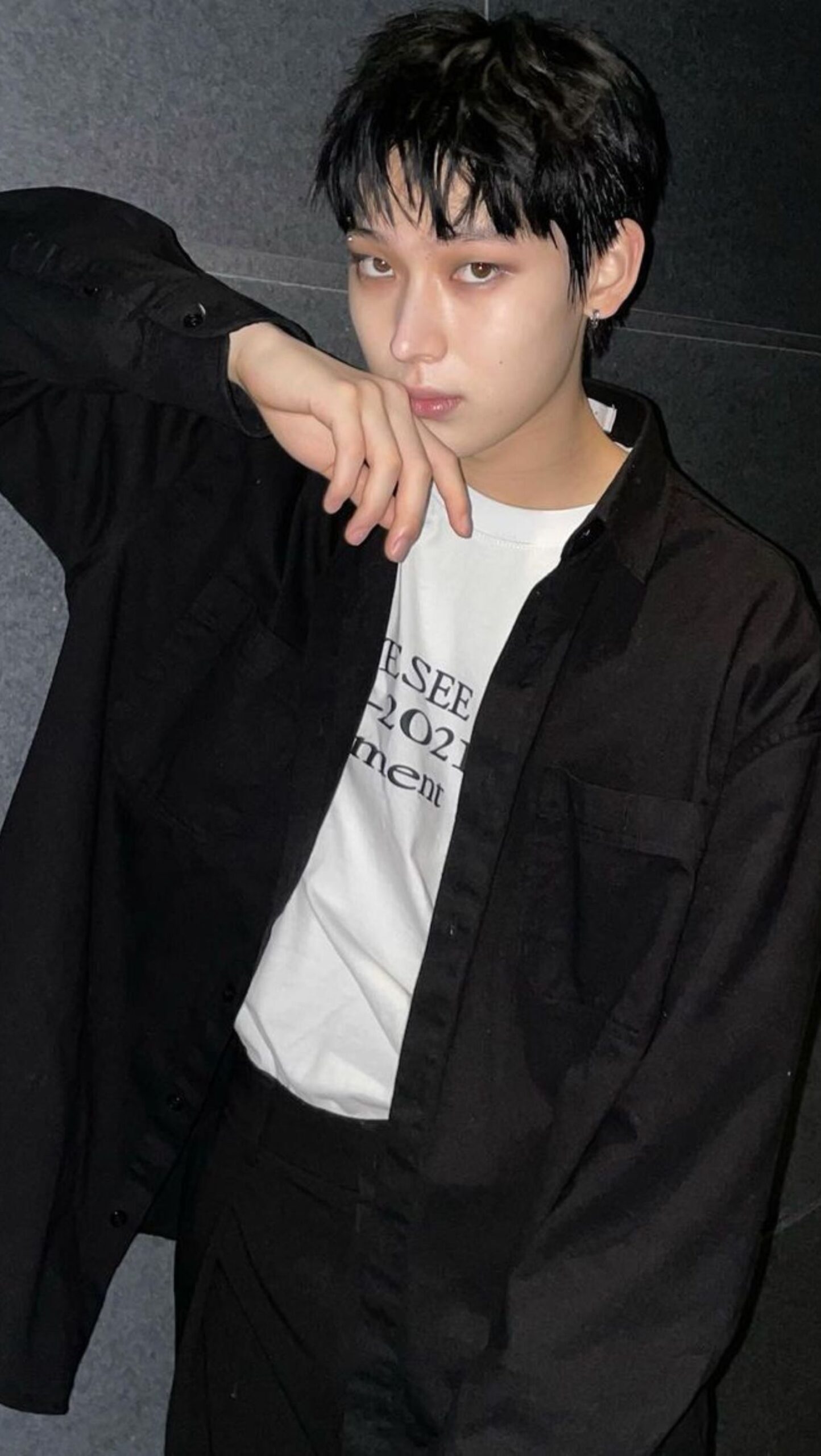 Sunoo statement shirt minimalist