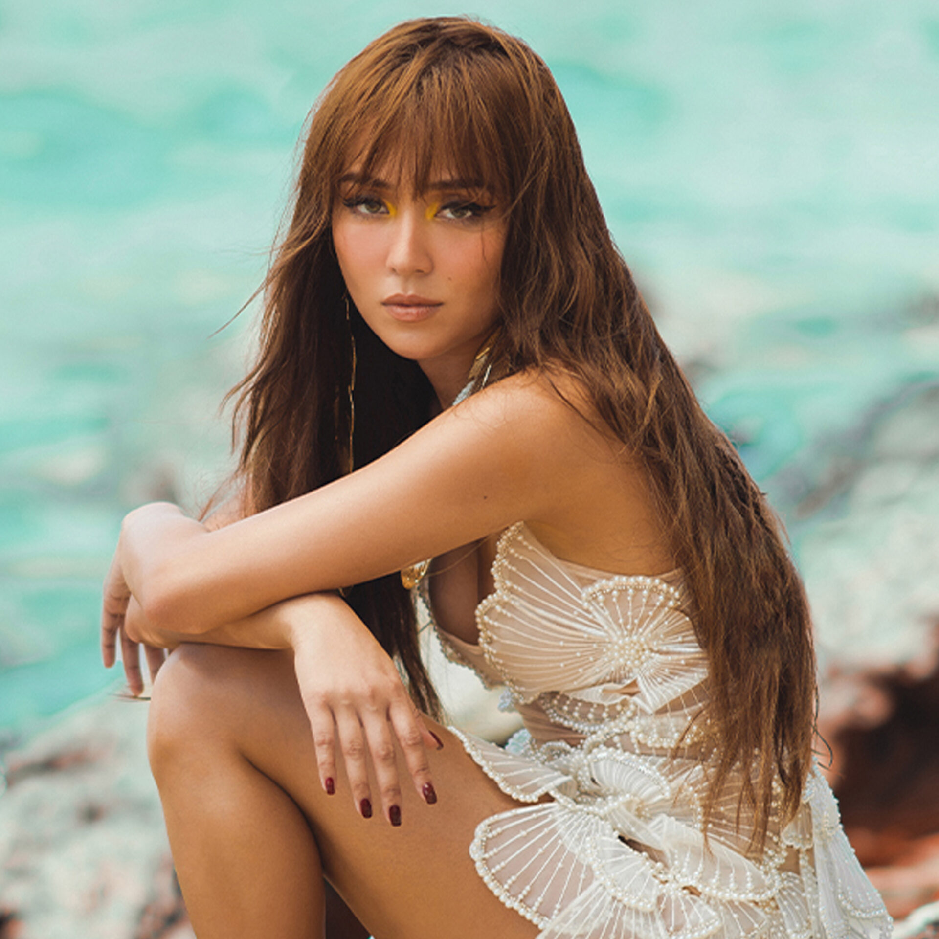 Kathryn Bernardo winning moments best actress white outfits fashion style