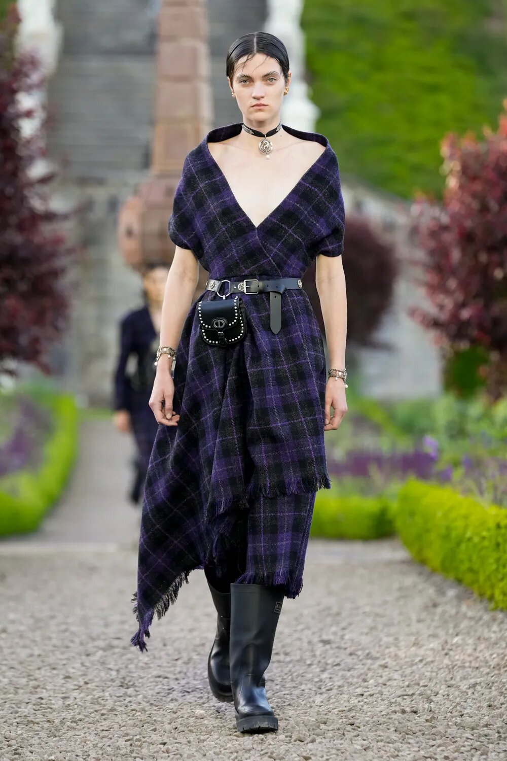 The Dior Cruise 2025 Show Lines a Connection to Christian Dior