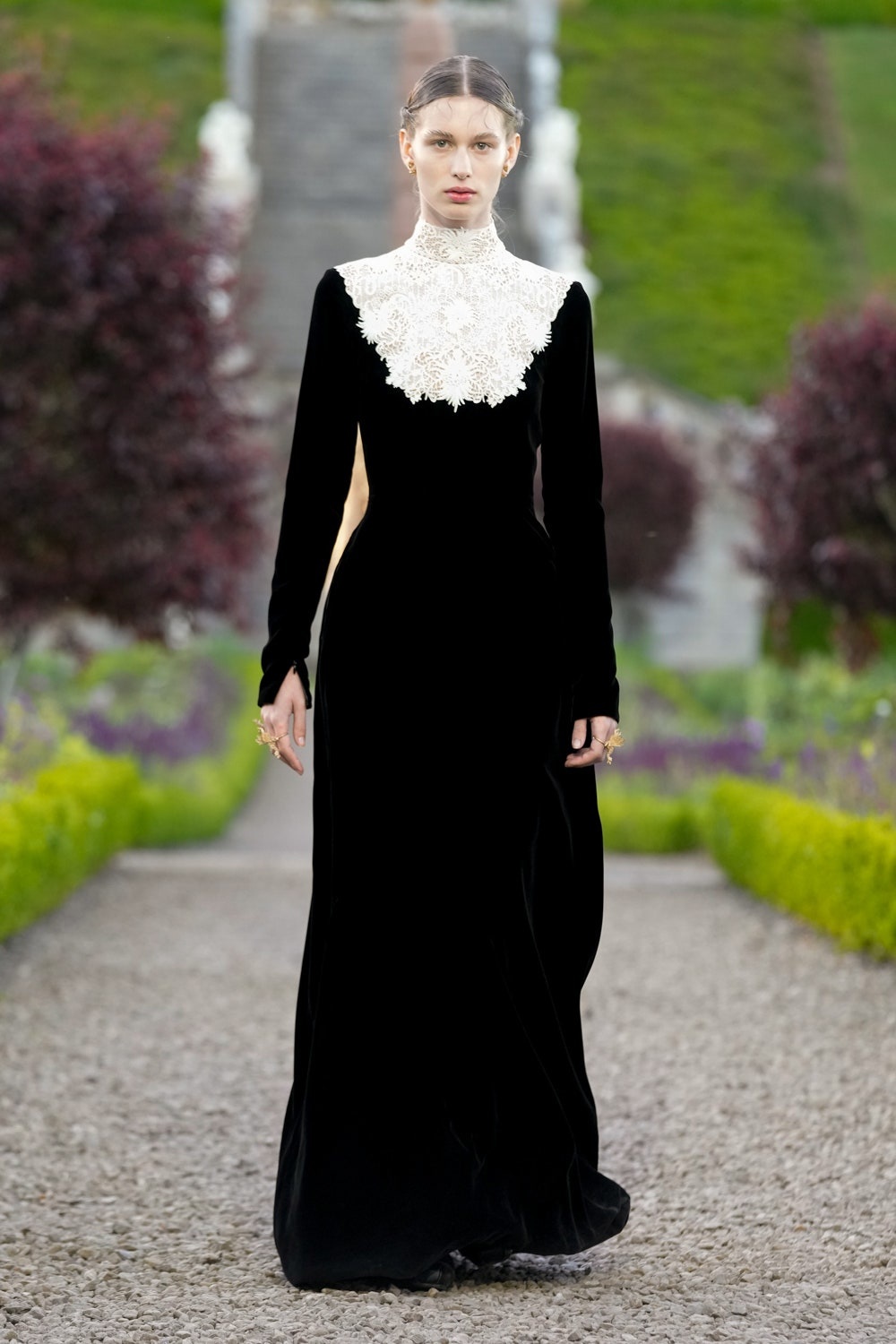 The Dior Cruise 2025 Show Lines a Connection to Christian Dior