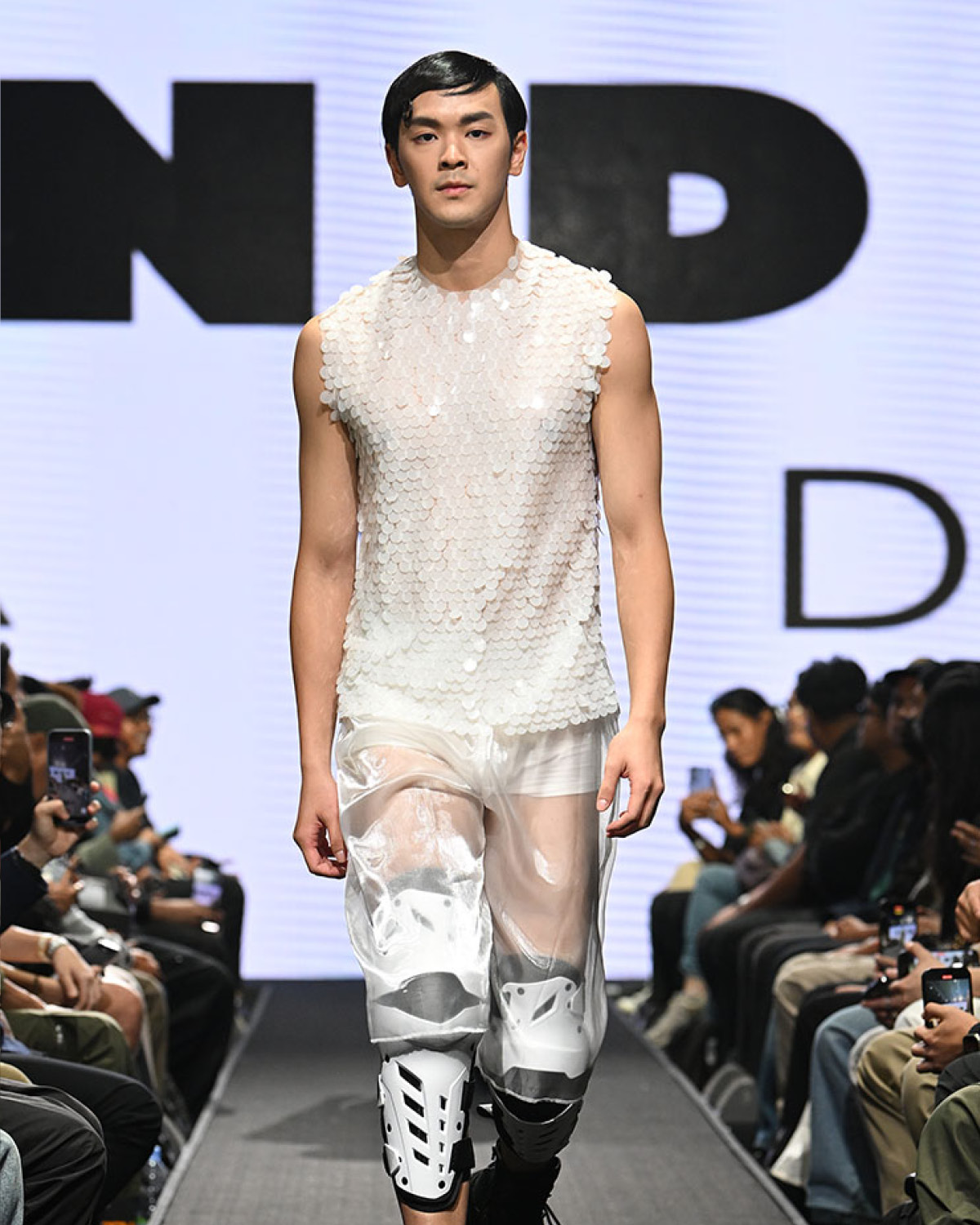 01KLFW_ANDY BANDY4