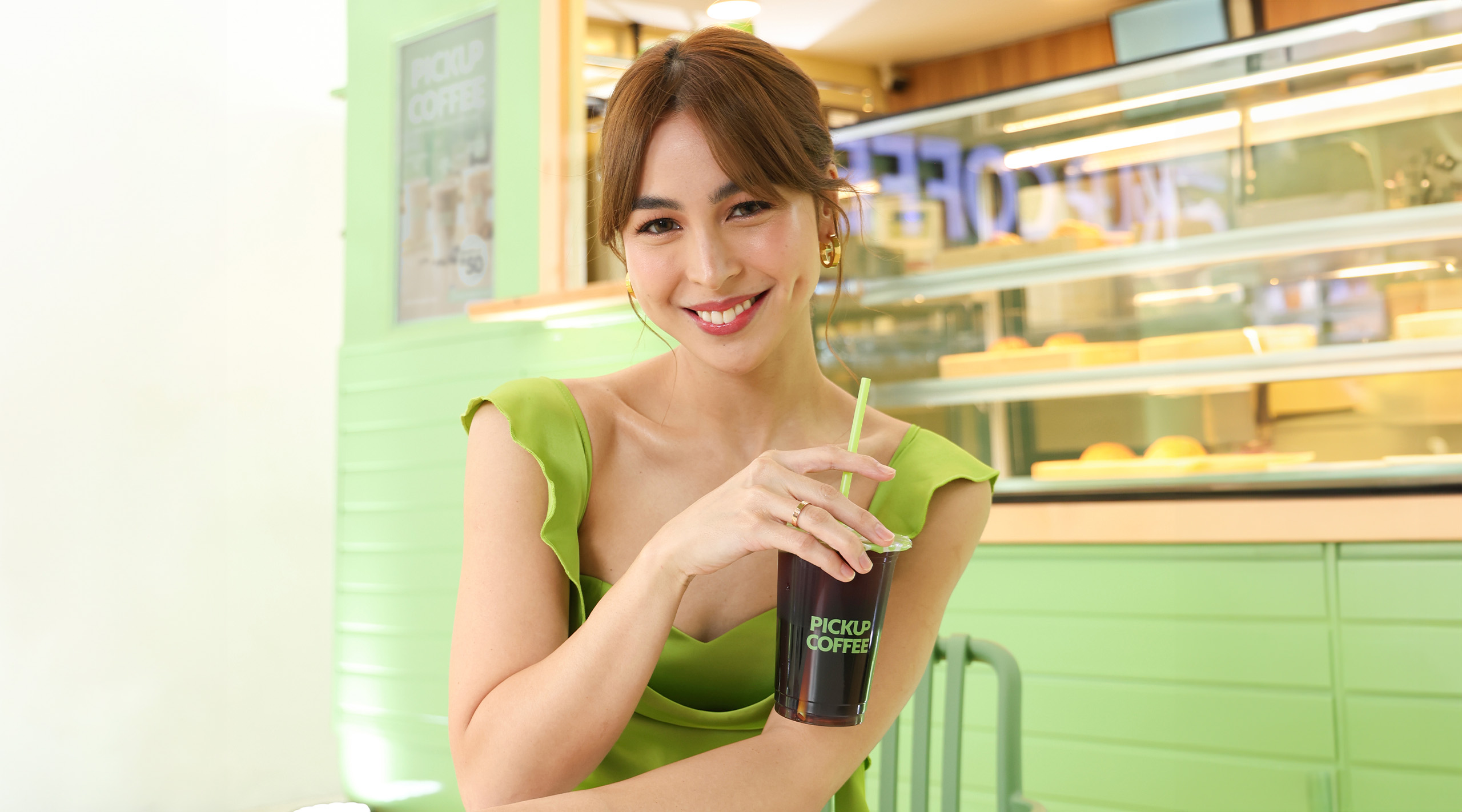 Julia Barretto drinks coffee espresso
