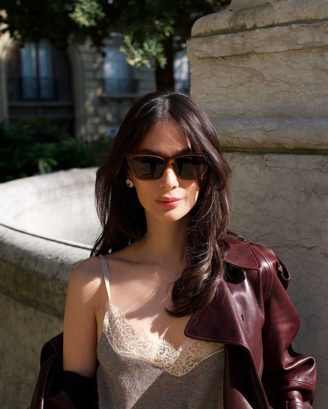 mega-heart-evangelista-secret-trick-earrings-pfw-6