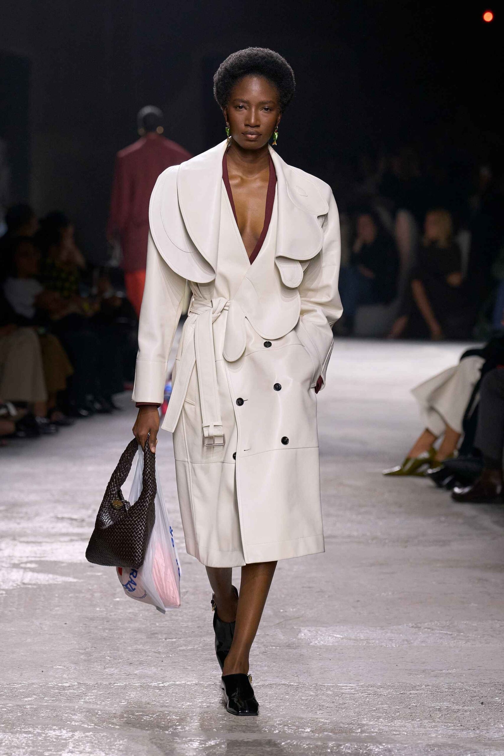 mega-mfw-ss25-bottega-veneta-11_11zon
