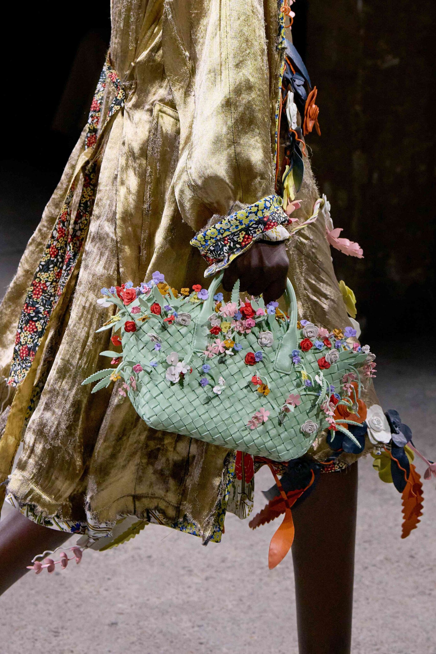 mega-mfw-ss25-bottega-veneta-16_11zon