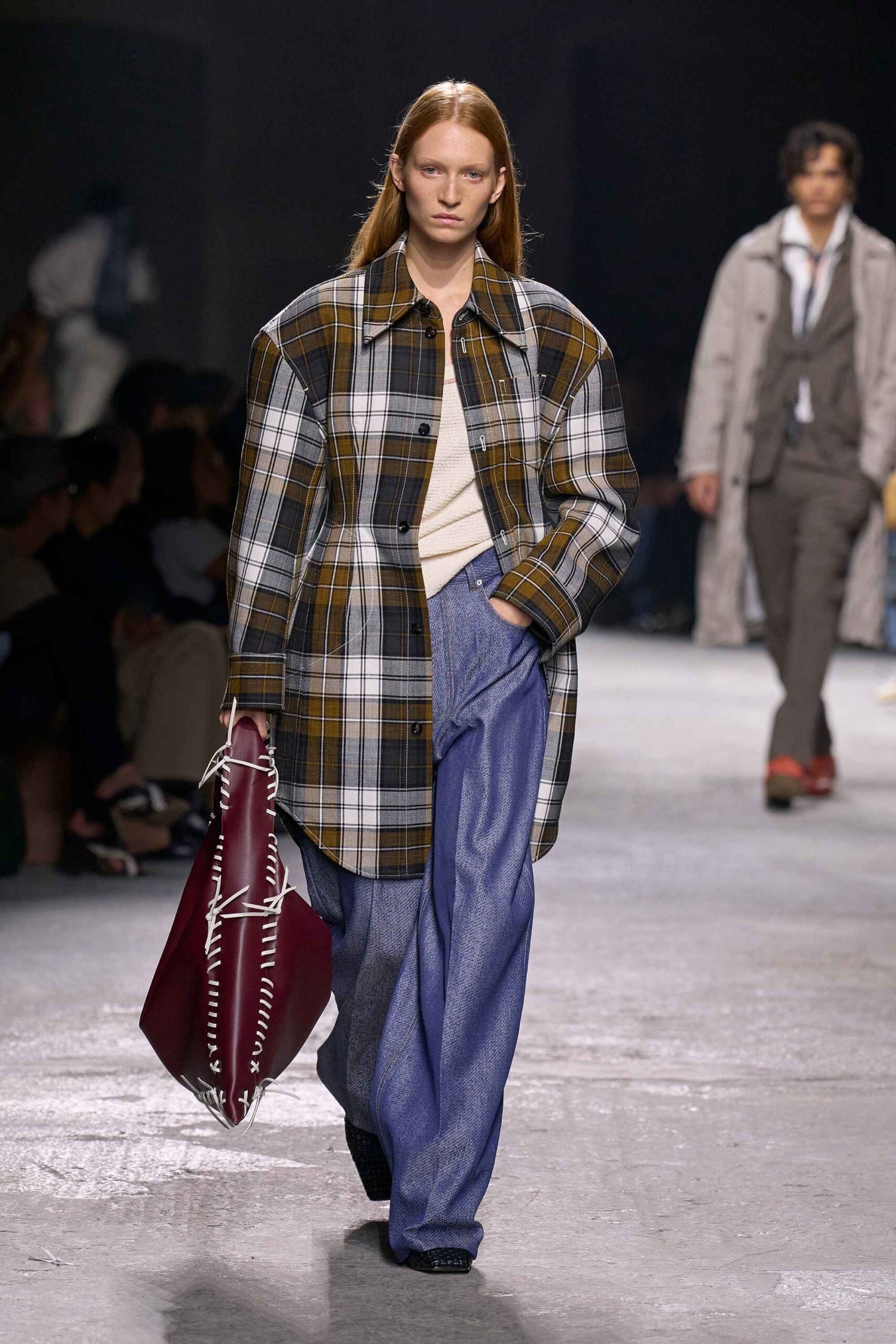 mega-mfw-ss25-bottega-veneta-6_11zon