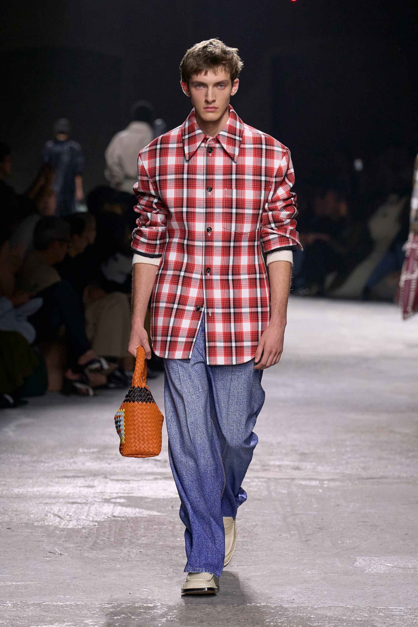 mega-mfw-ss25-bottega-veneta-7_11zon
