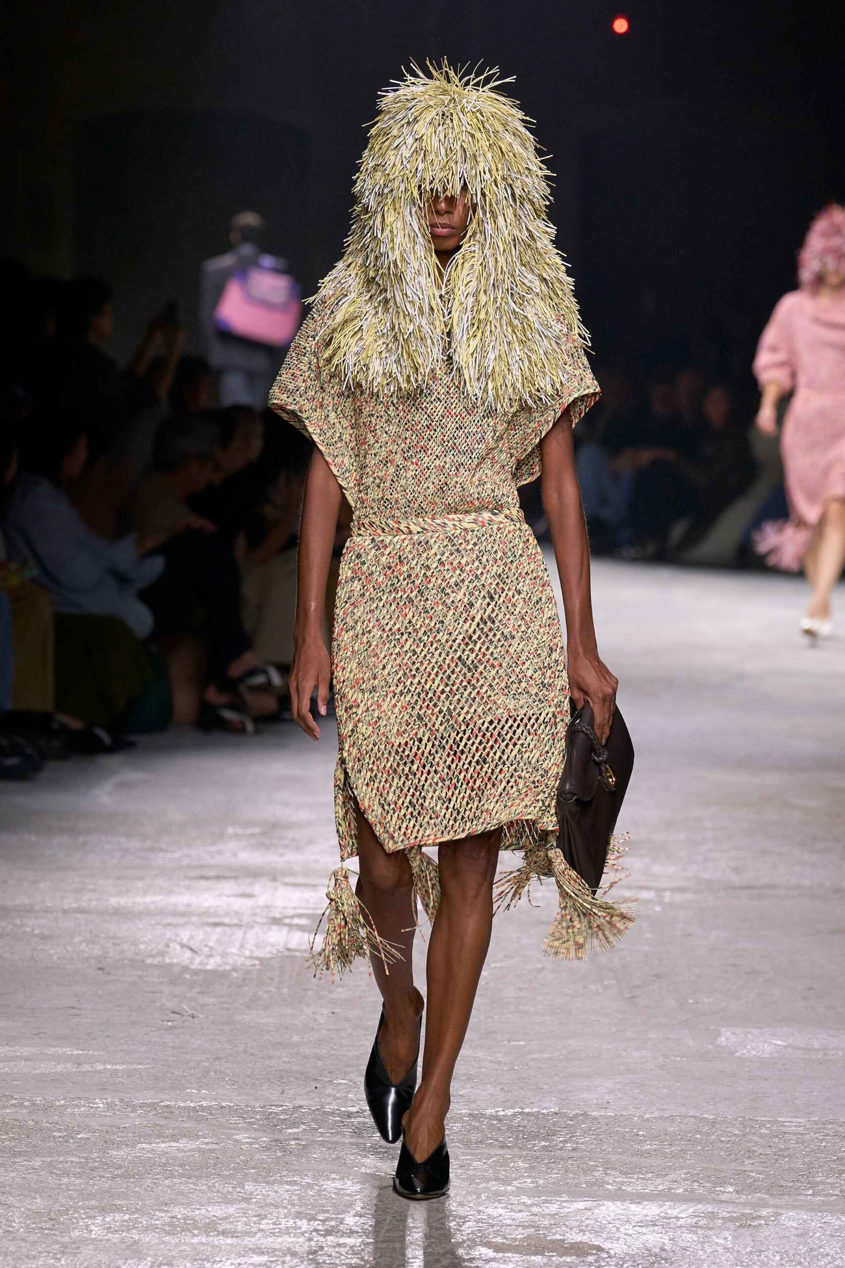 mega-mfw-ss25-bottega-veneta-9_11zon