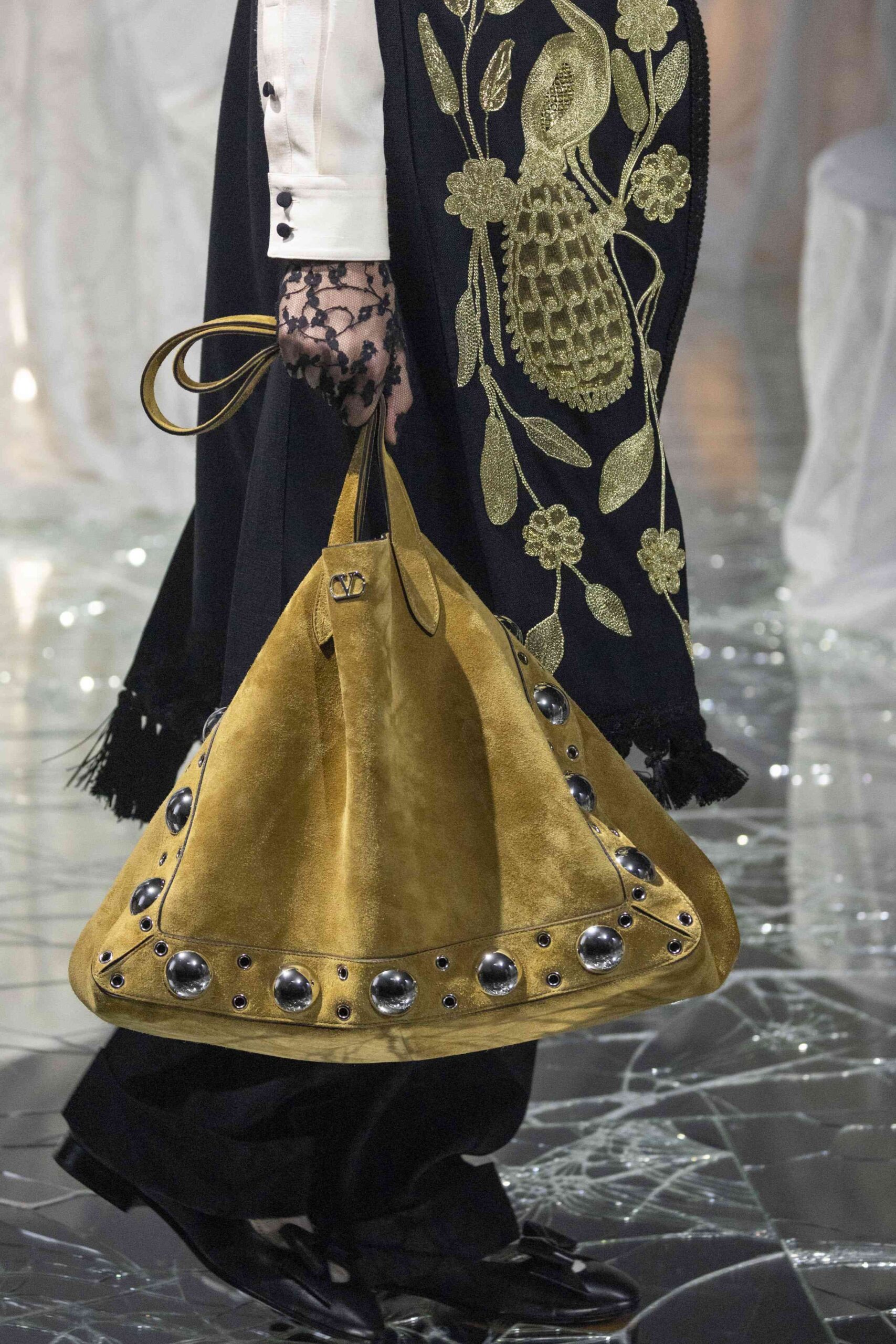 mega-pfw-ss25-valentino-alessandro-michele-10