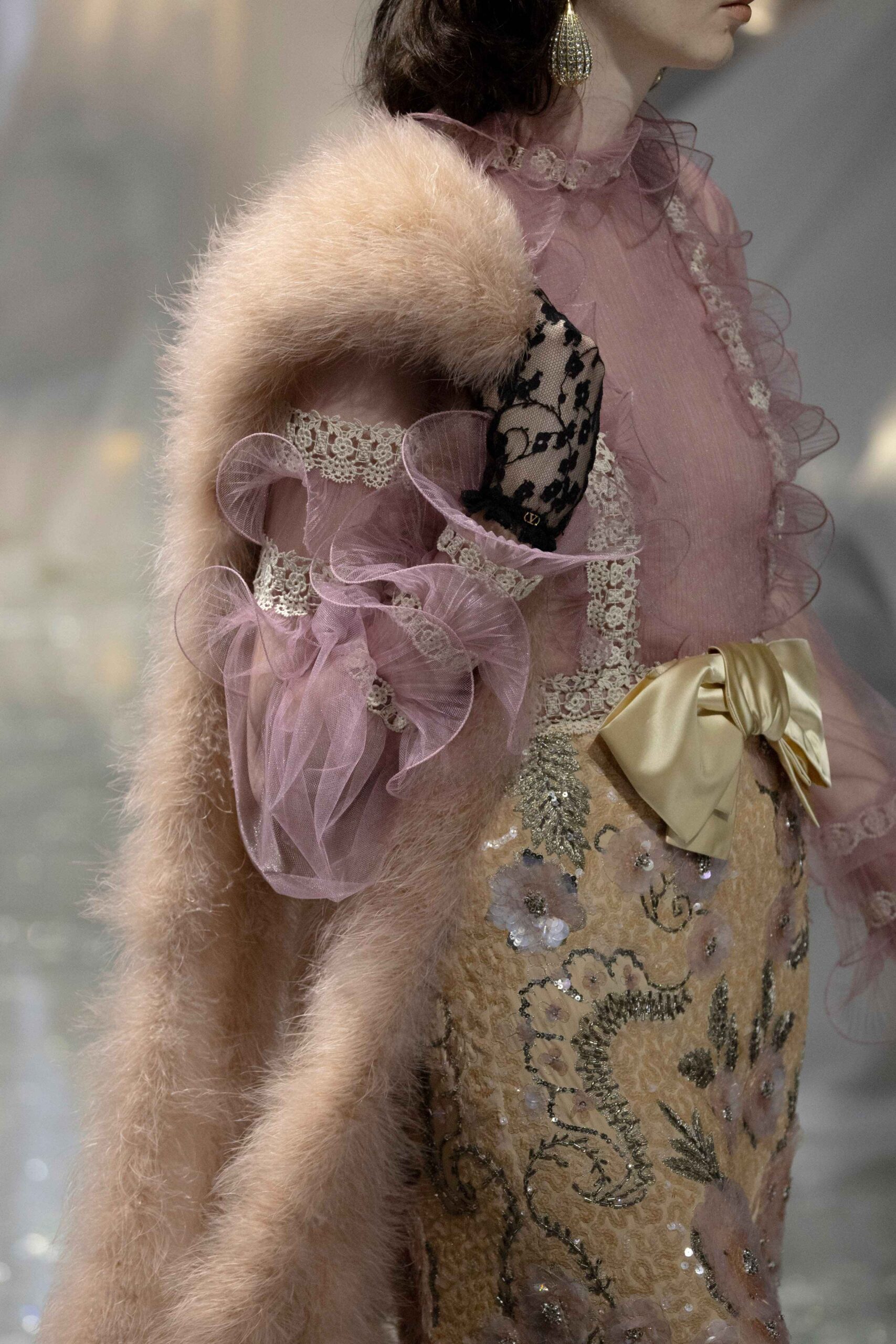 mega-pfw-ss25-valentino-alessandro-michele-29