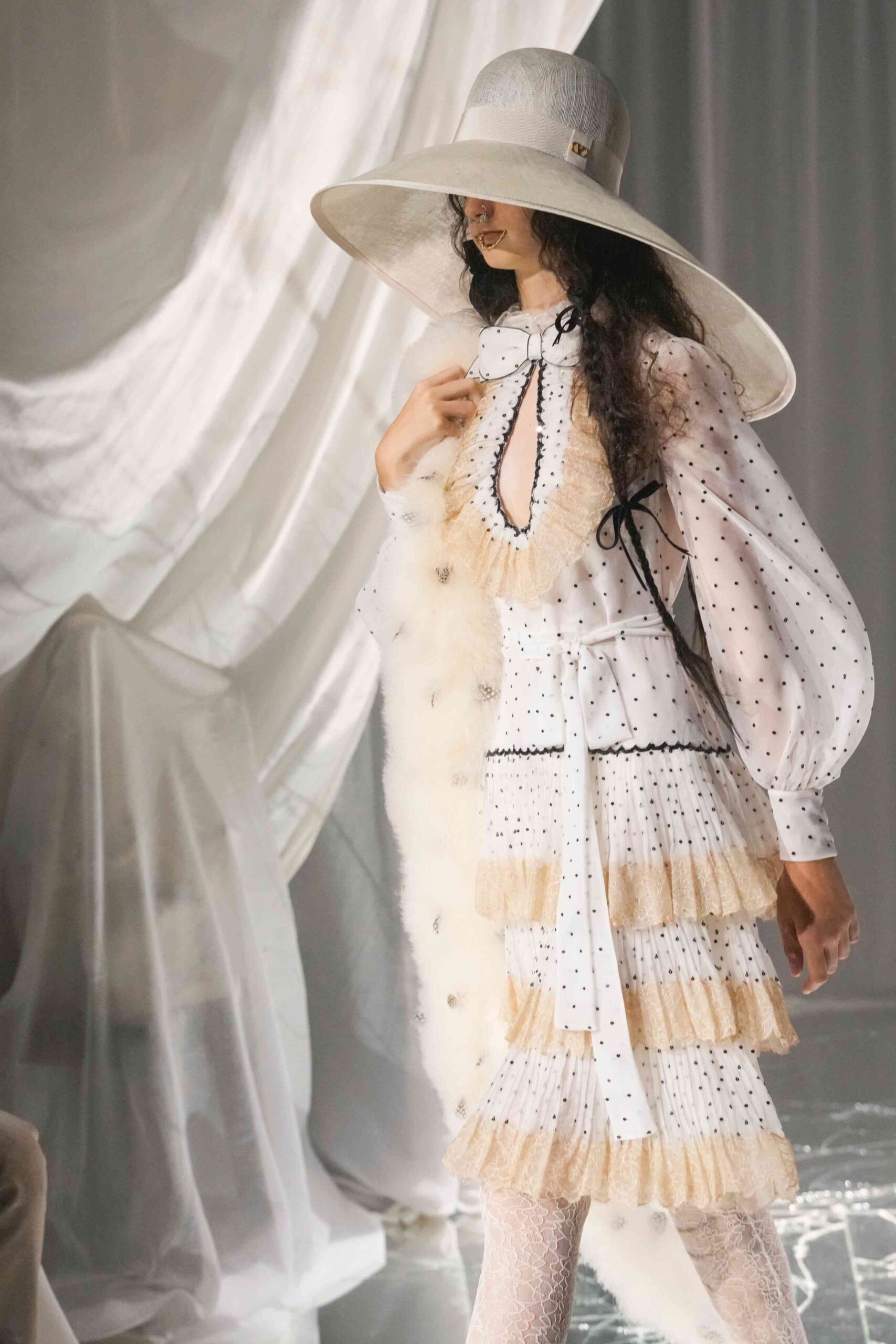 mega-pfw-ss25-valentino-alessandro-michele-7