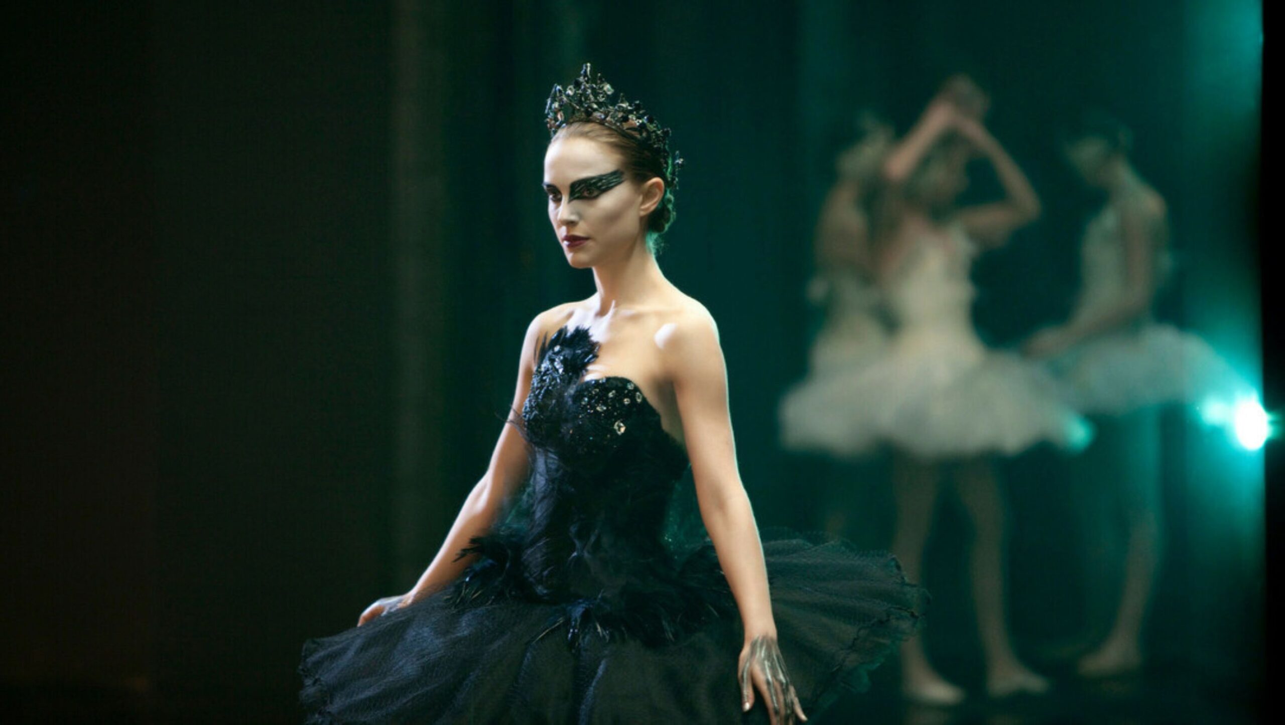 Black Swan fashion horror style movies