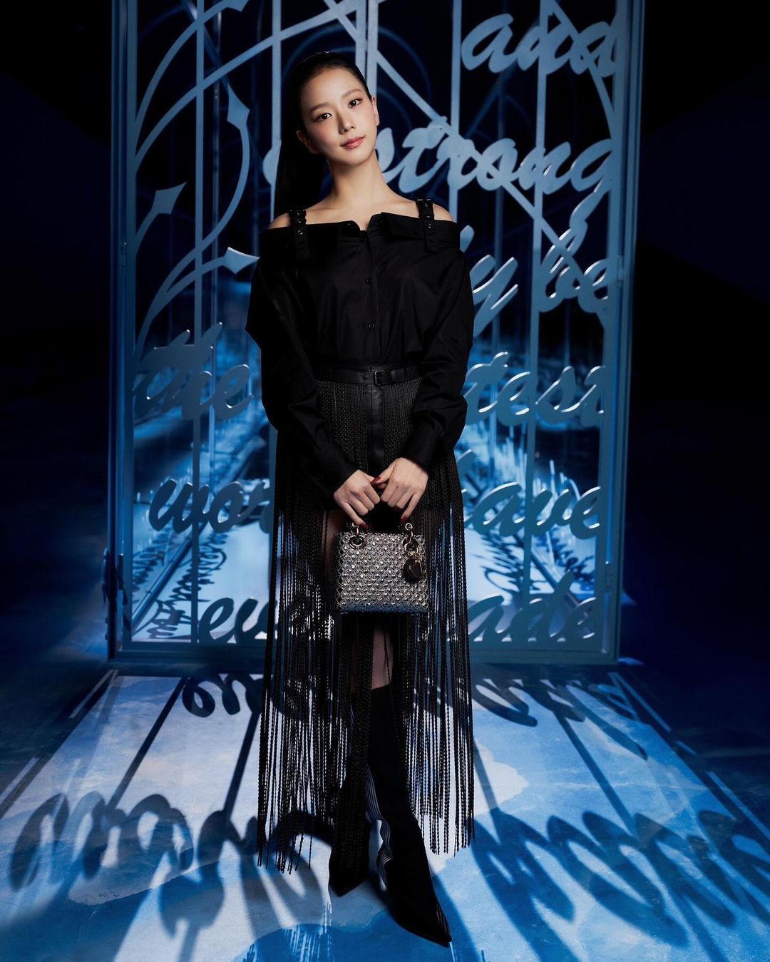 BLACKPINK Solo artist Jisoo makes an appearance in Dior's show for Paris Fashion Week