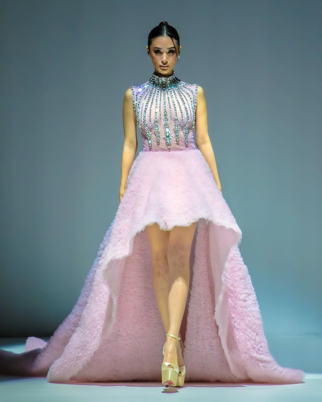 fashion week schedule heart evangelista atelier zuhra dubai