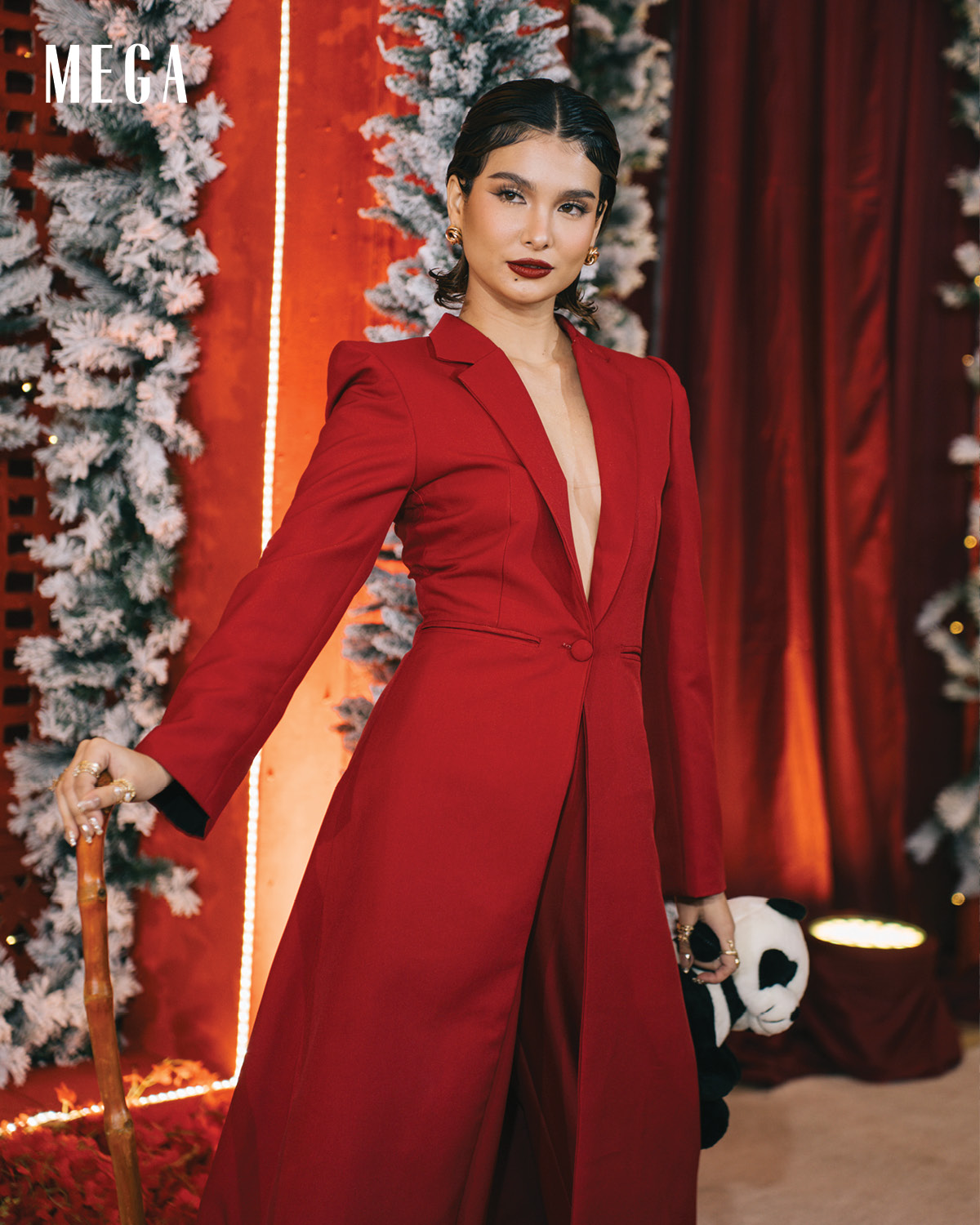 Anji Salvacion's old Hollywood ensemble designed by Per Padua
