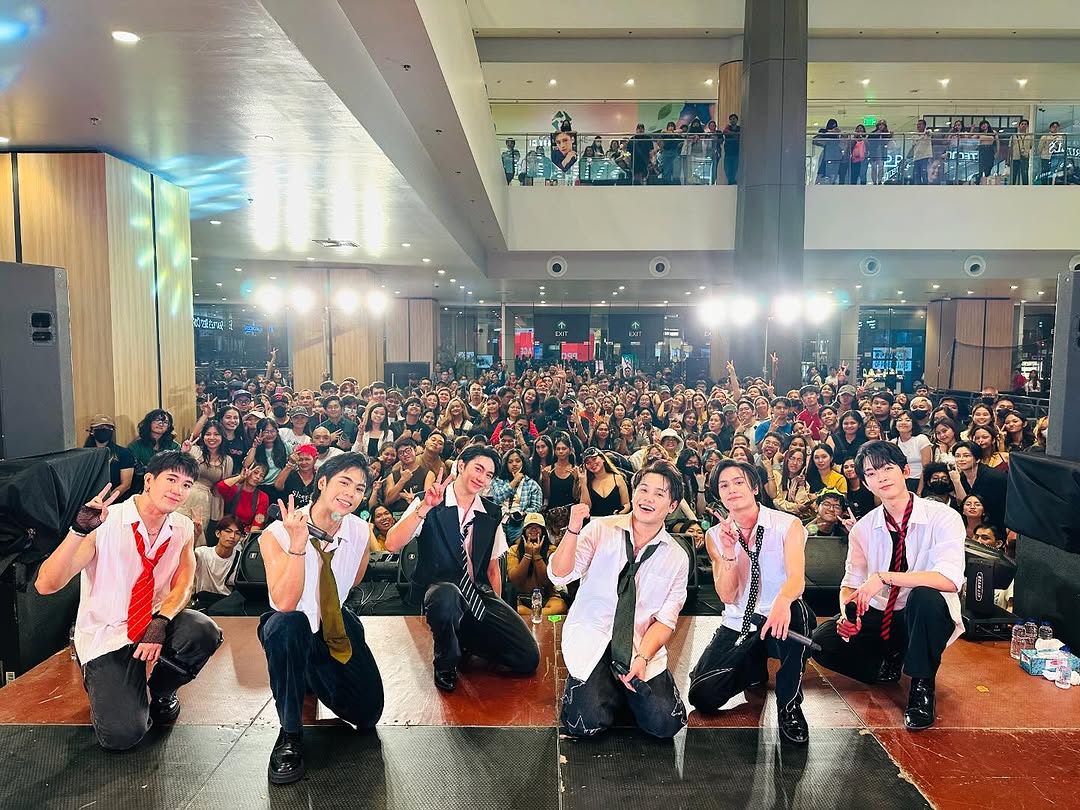 1st One with their fans, ForOne