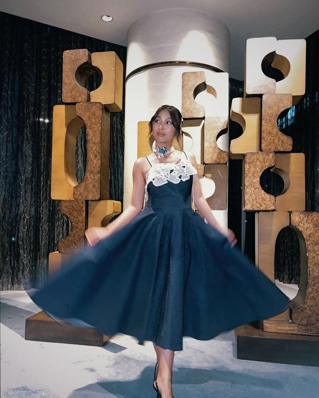 Vania Romoff's VR Denim Dress for rent in Vestido  rental places outfits affordable sustainable convenient