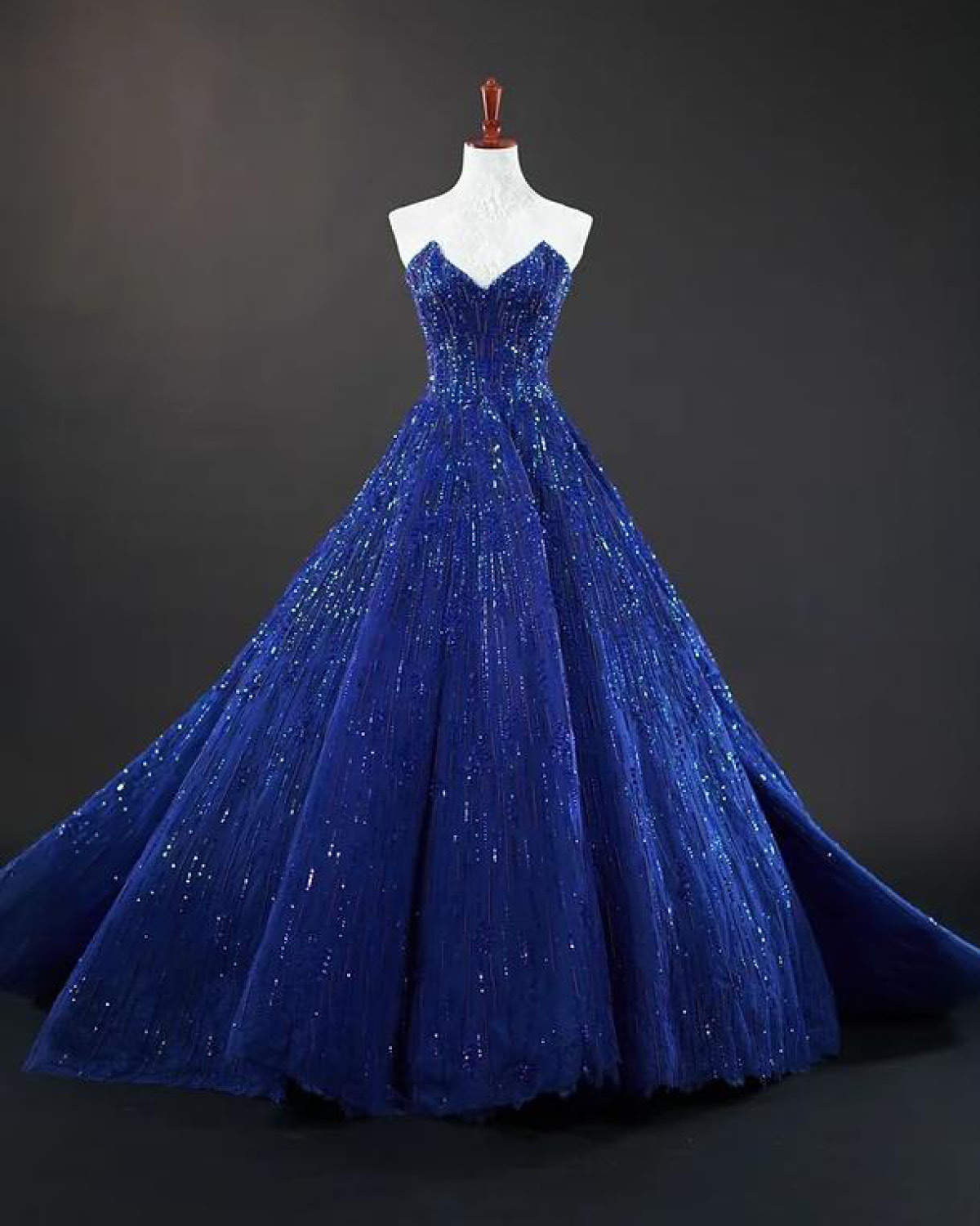 The original Michael Cinco gown during Pia Wurtzbach's turnover in Miss Universe 2016