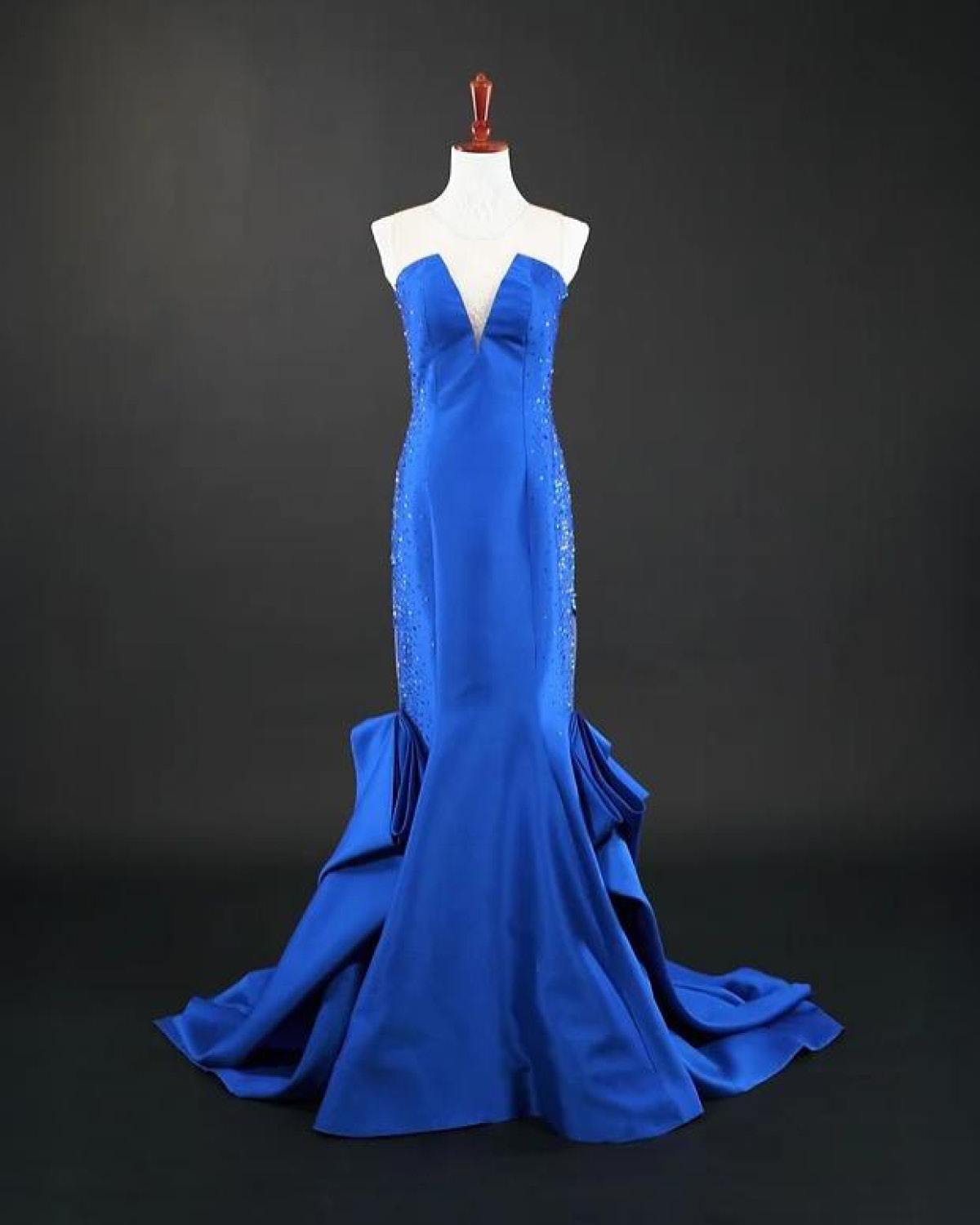 The only replica of Albert Andrada's blue number, the winning gown of Pia Wurtzbach in Miss Universe 2015