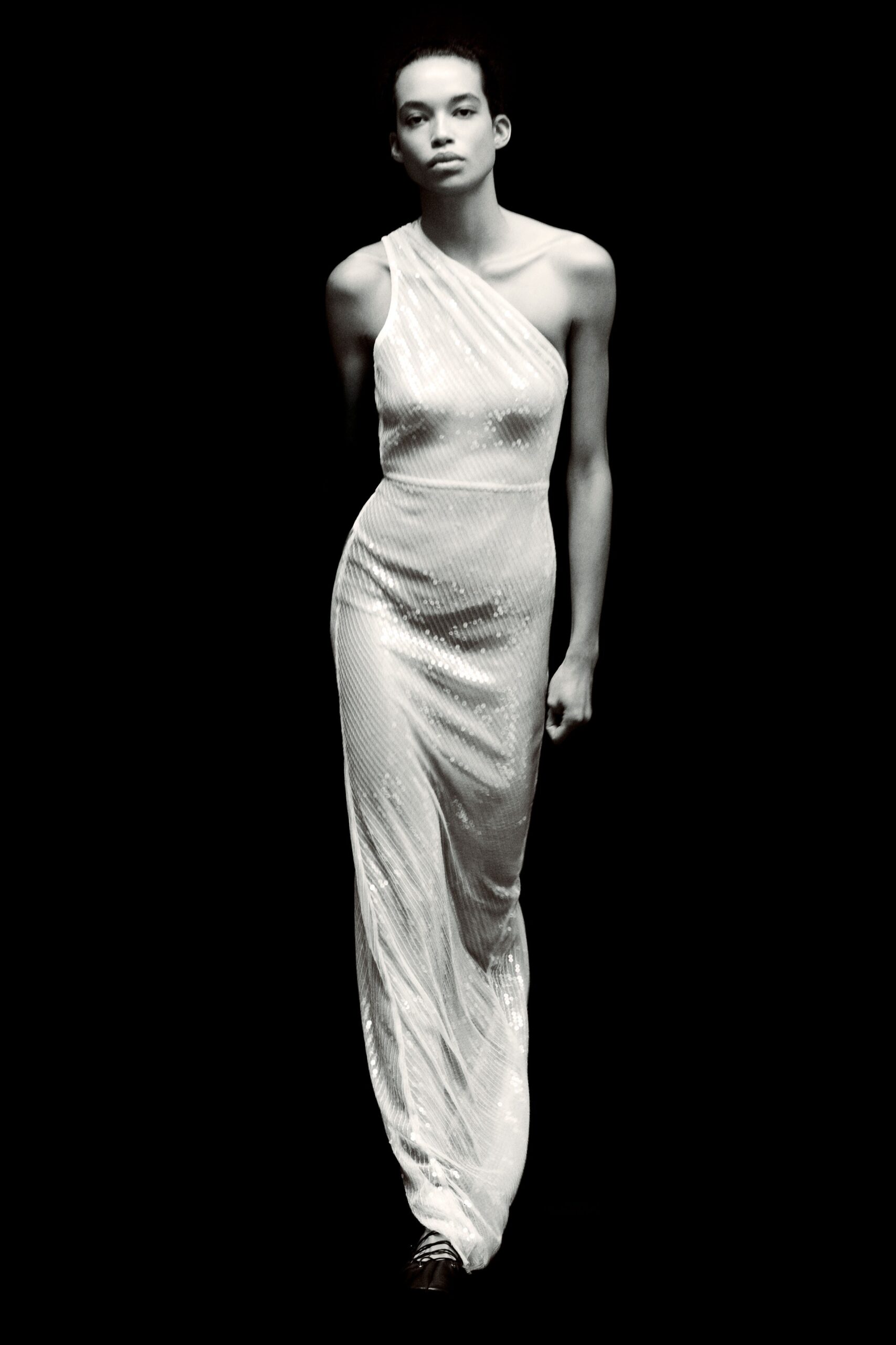 Draped, twisted, and oh-so-easy, 2025 reimagines ancient fashion with a modern touch—ready for everything from lounging, brunching, or anything in between. fashion trend mega