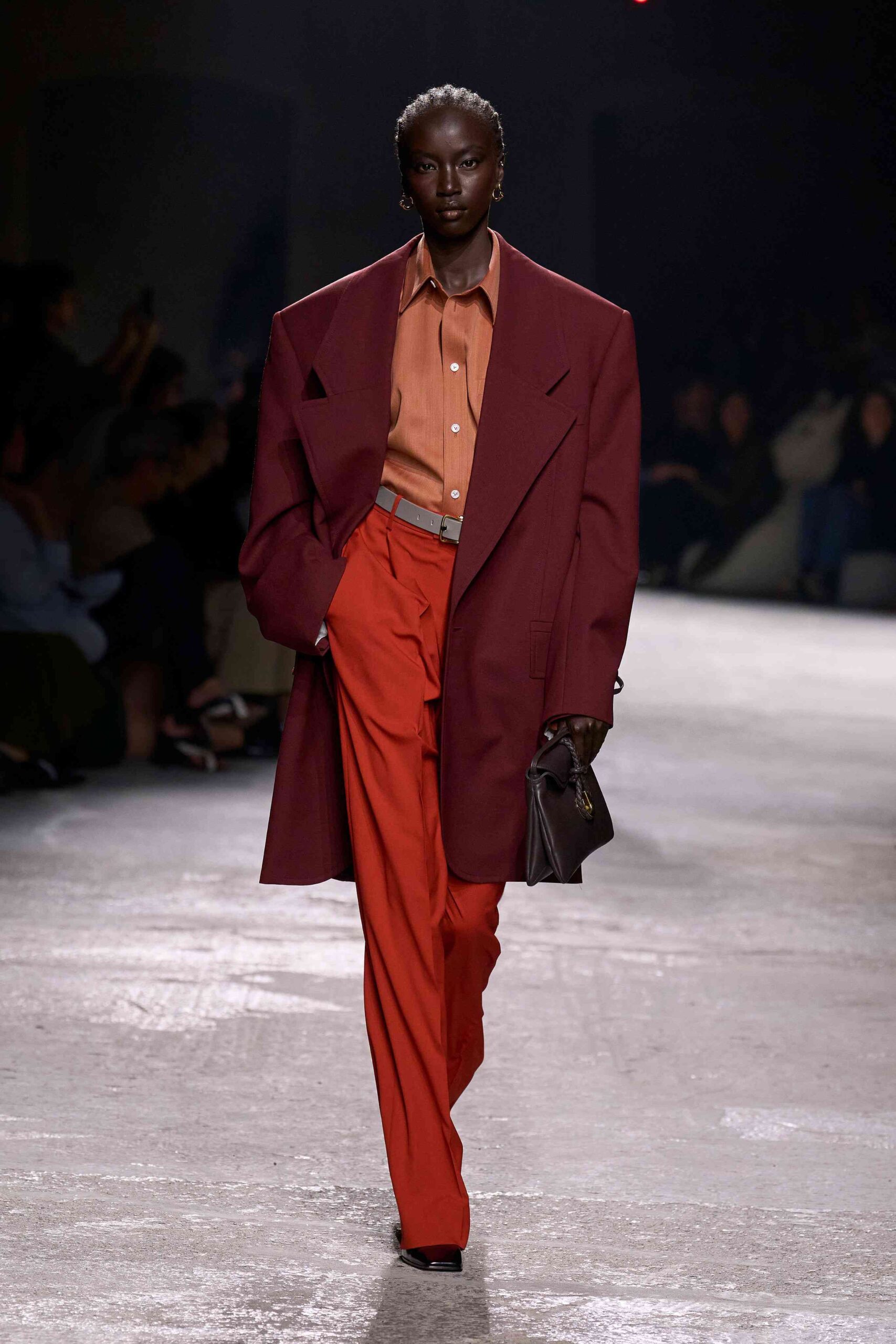 Have someone reserve the boardroom—in the new power suit spotted at the S/S25 shows, the ‘80s look means serious business golden bottega veneta