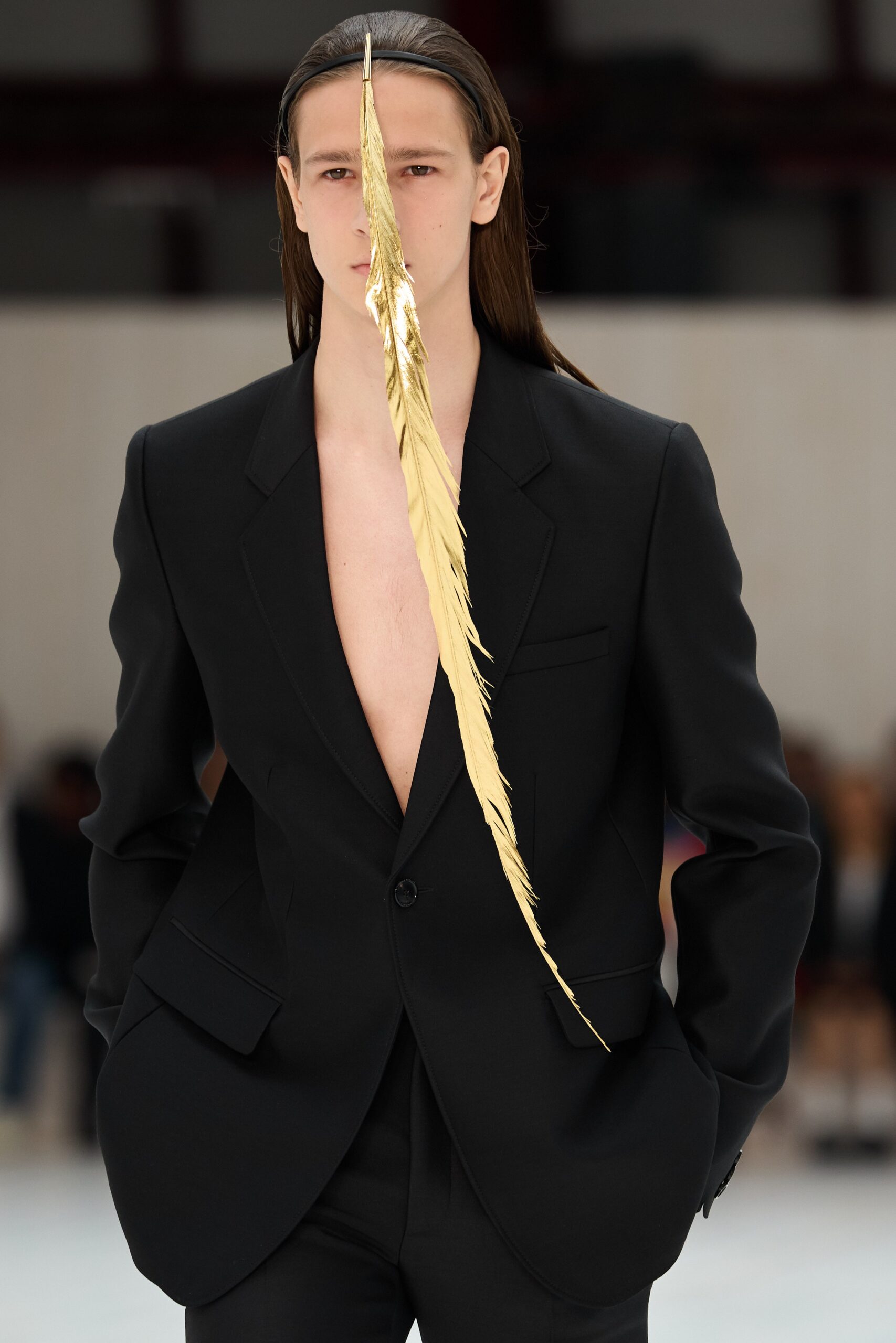 Have someone reserve the boardroom—in the new power suit spotted at the S/S25 shows, the ‘80s look means serious business golden globes 2025 ayo edibiri the bear julia roberts steel magnolias win 1990 loewe armani