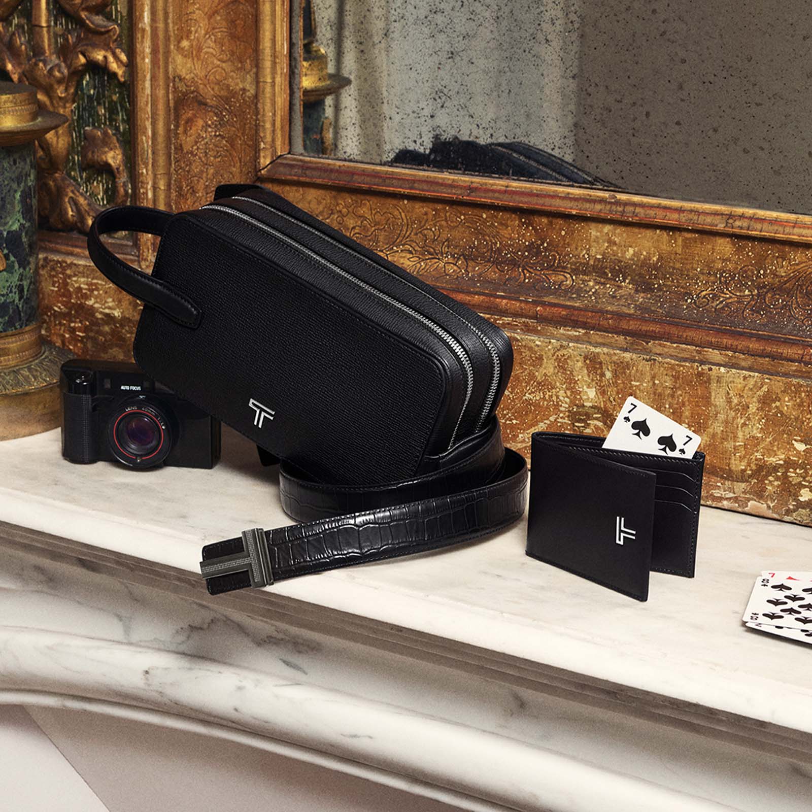 The TUMI Turin Pouch clad in all-black