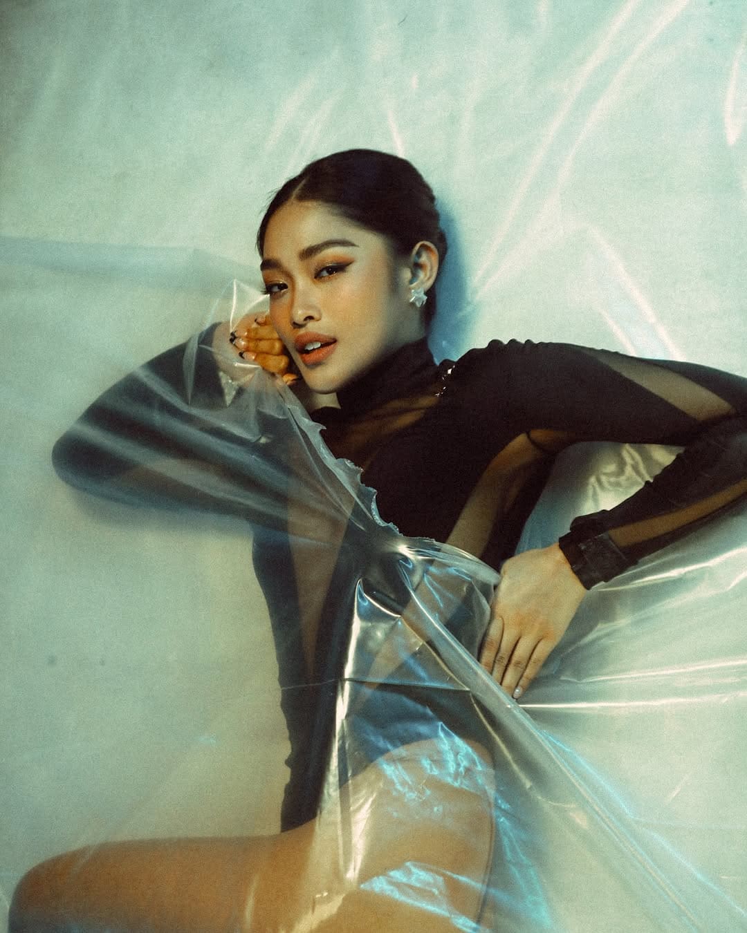Dia Maté in her “Ganda Gandahan” music video