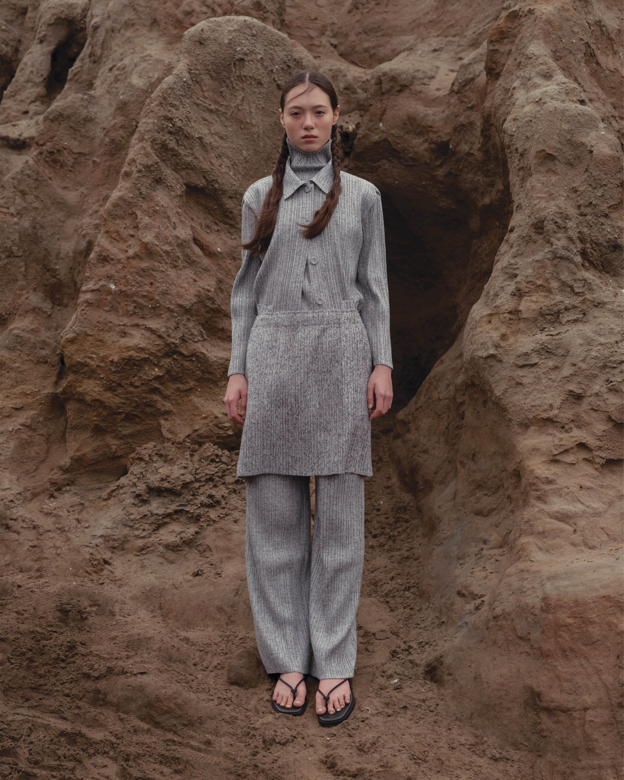 Gongdid  has perfected the art of pleating, experimenting with wool, synthetic leather, and cutting-edge textiles rather than following trends