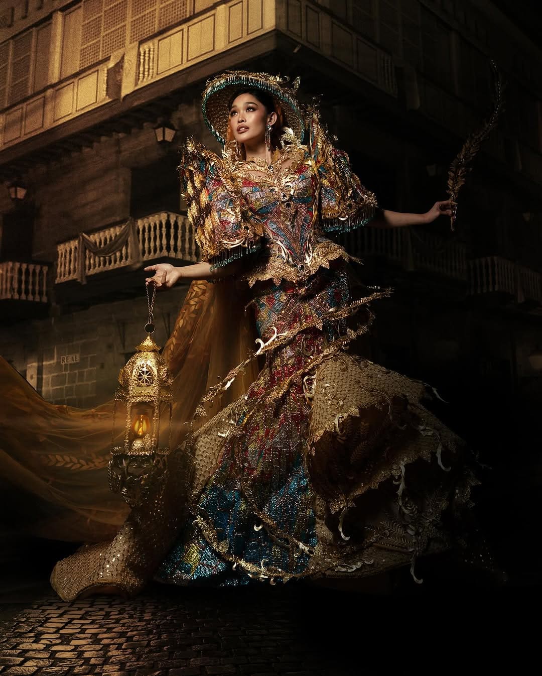 Designed by Ehrran Montoya, Dia Maté’s “Banaag” won in the National Costume category