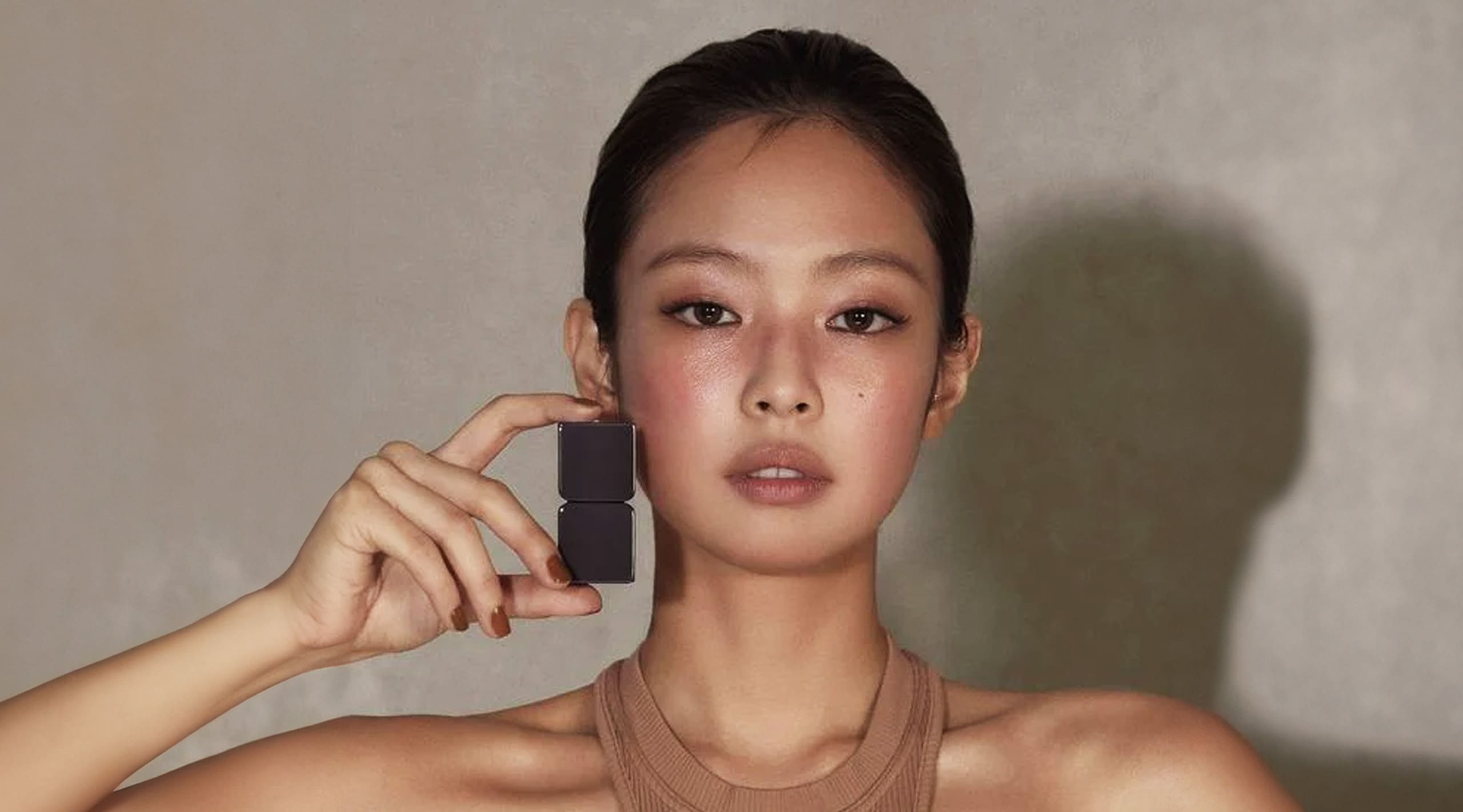 Here's Why Solid Perfumes Are the Key to Lasting Fragrance