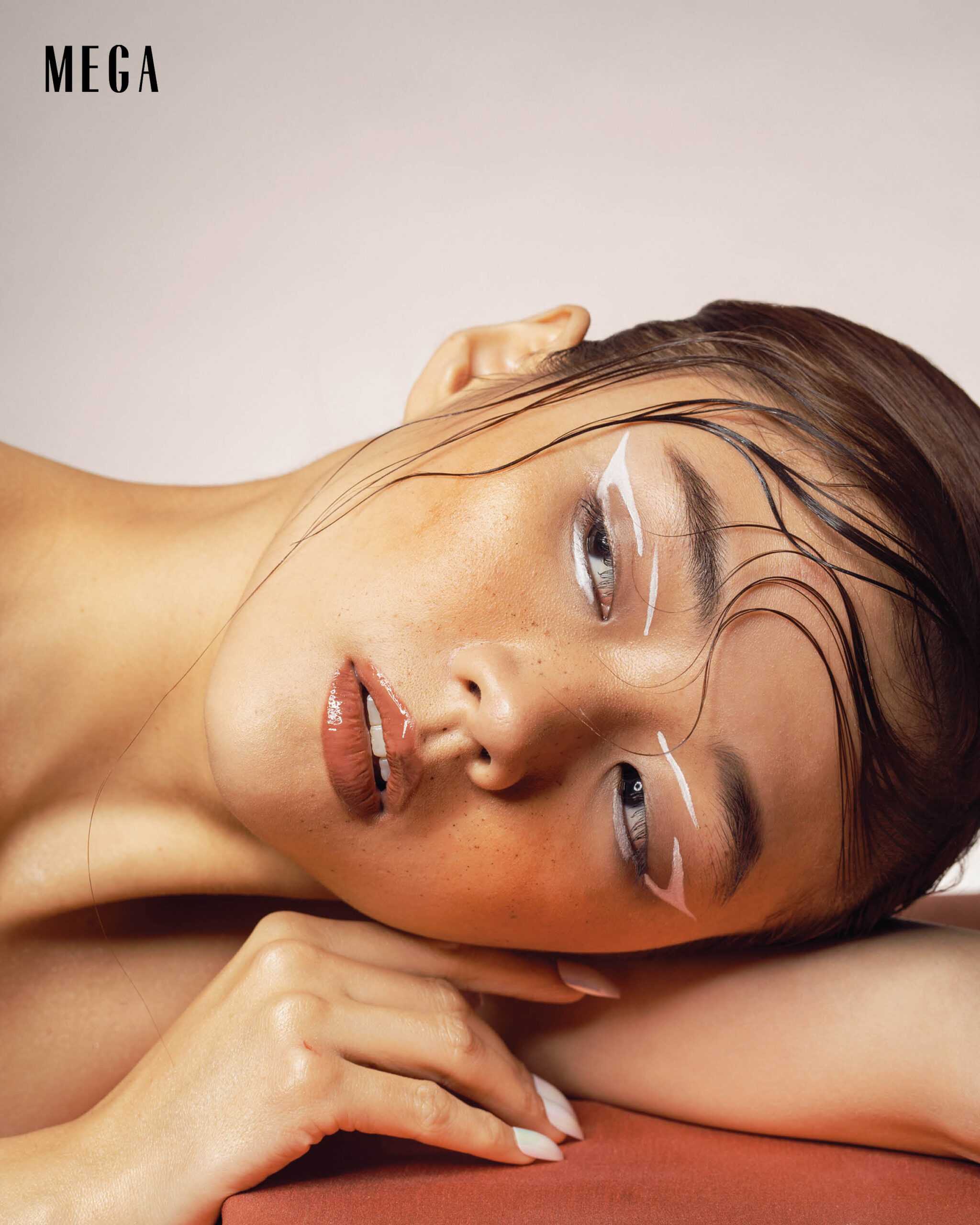 RACHEL ANG, ONE OF THE FOUNDERS OF THE SUN PEOPLE TELLS SELINA “It’s important to recognize the diversity of Asian skin. Filipino skin, shaped by a unique mix of ethnic influences and exposed to our highly humid weather, has distinct characteristics compared to other Asian skin types.” 