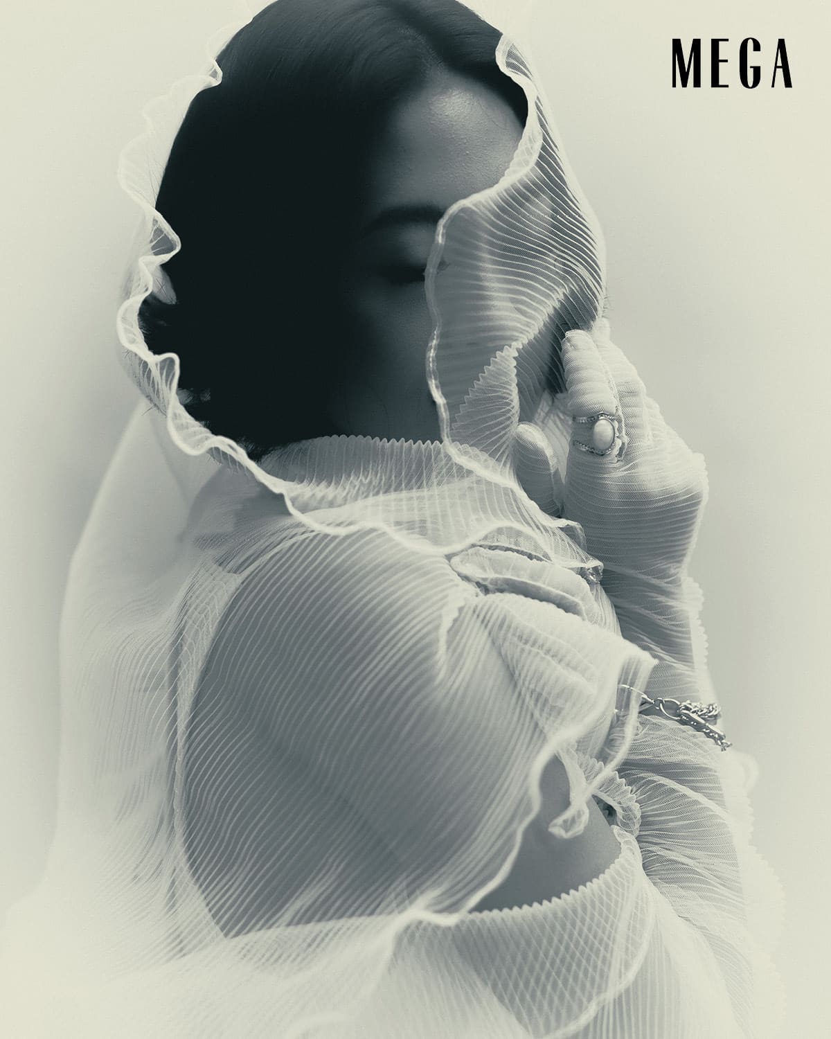 Muri, violinist of The Ransom Collective and solo artist