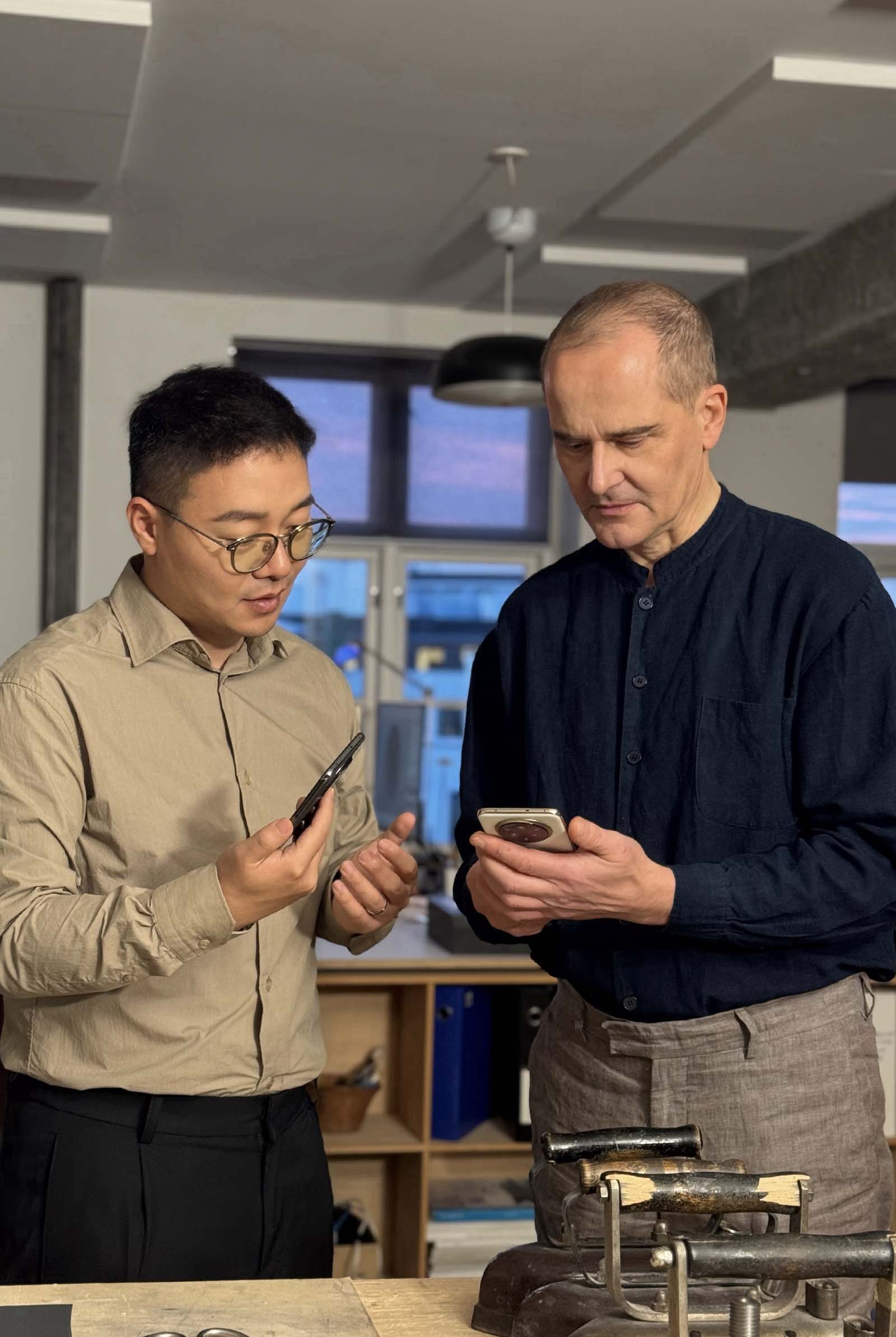 CEO of realme Chase Xu with fellow CEO of Valeur Design Torsten Valeur