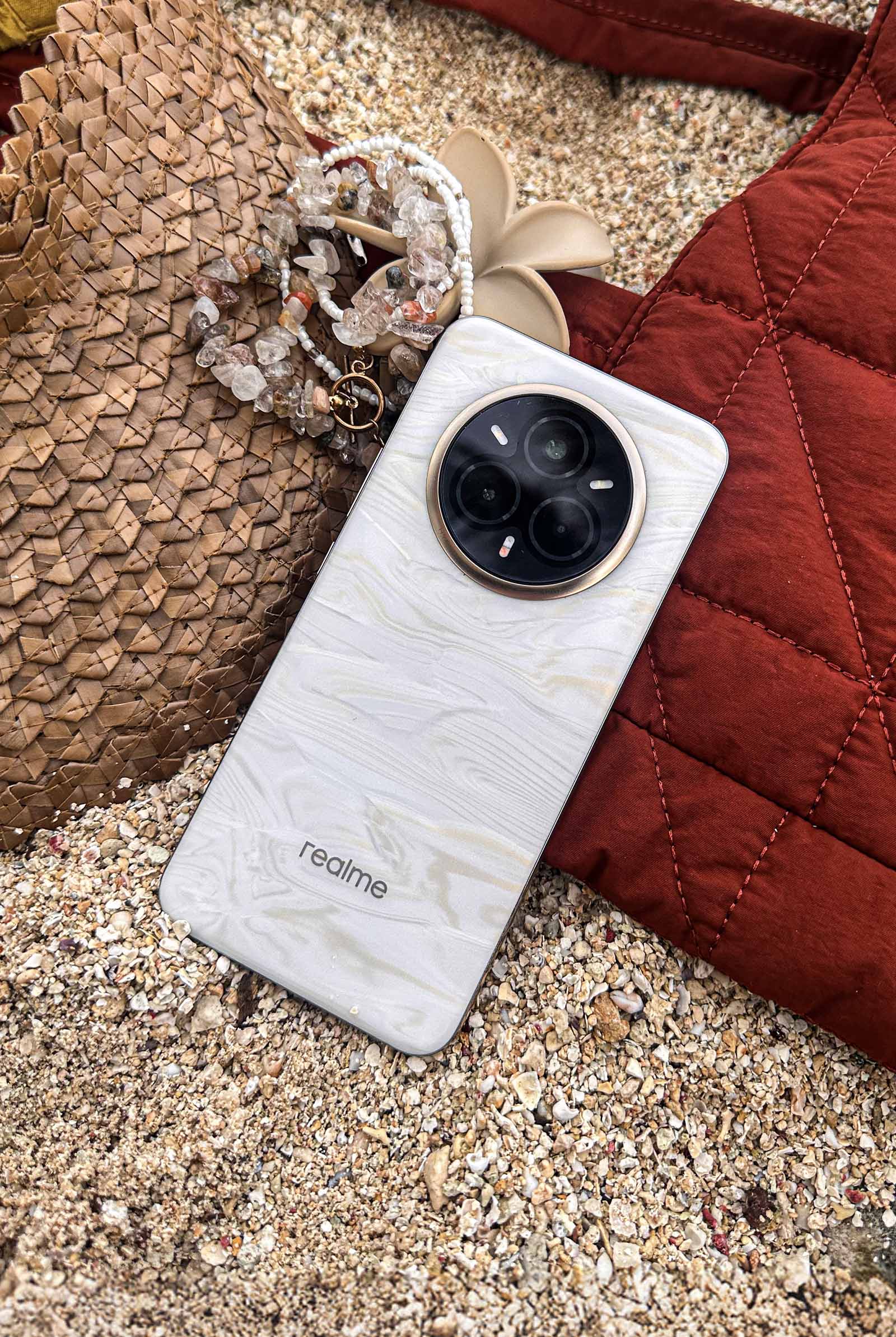 Pearl texture is the direct result of color-changing technology within the smartphone