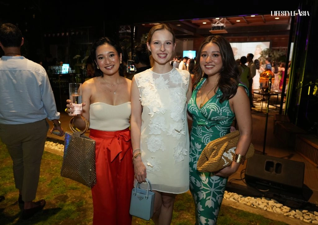 Wooden handles and woven bags were the common accessories at the La Dolce Vita event