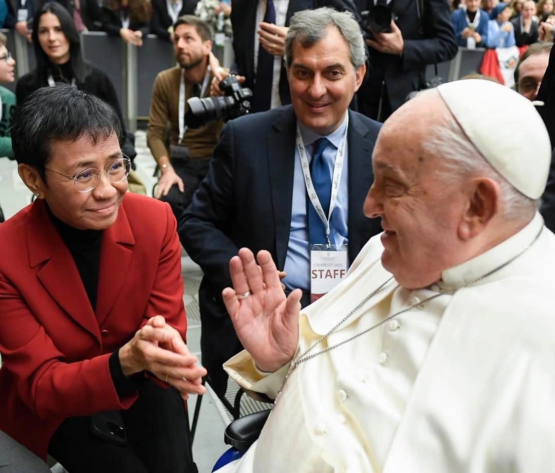 Award-winning FILIPINO journalist maria ressa with pope francis