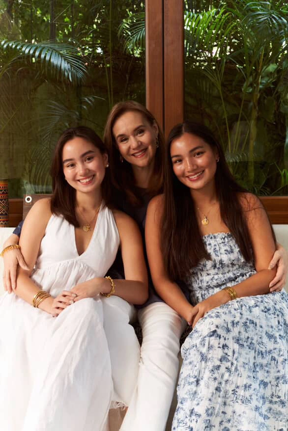 Bambi Mañosa-Tanjutco with daughters Natasha and Bella Tanjutco