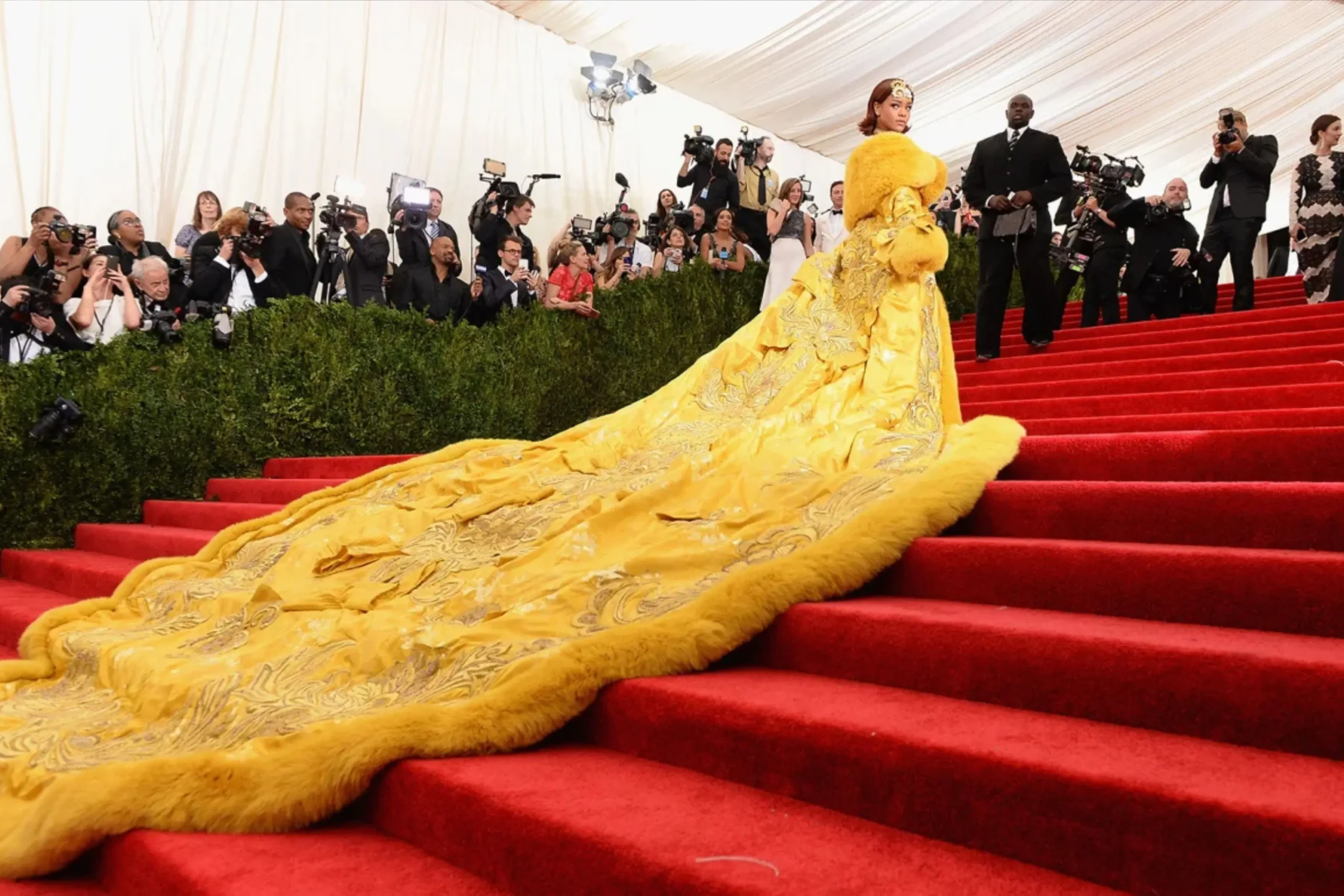 Rihanna’s Guo Pei Dress Met Gala